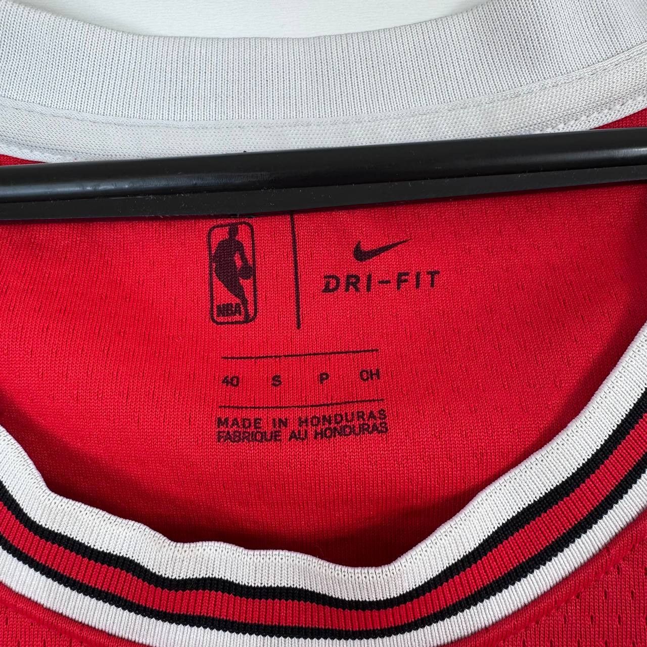Nike DWYANE WADE CHICAGO JERSEY NBA BASKETBALL NIKE SIZE S Size US S / EU 44-46 / 1 - 4 Thumbnail