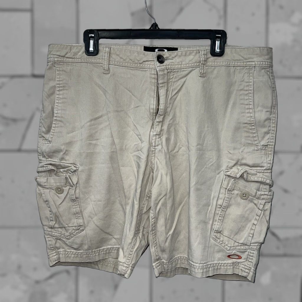 Oakley Oakley Mens Beige Cargo Shorts Size 36 Size US 36 / EU 52 - 1 Thumbnail