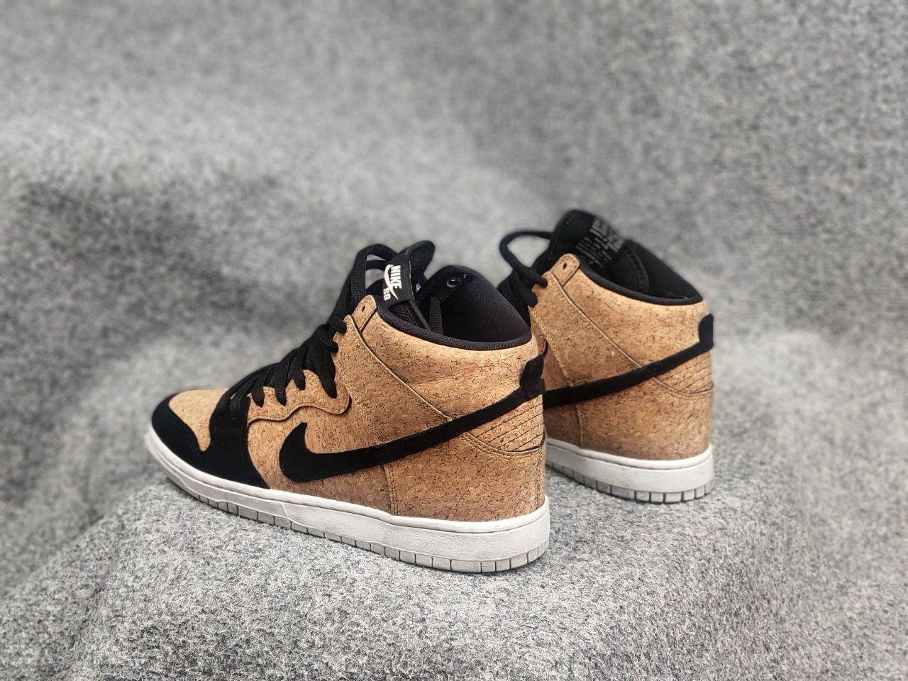 Nike Rare Nike SB Dunk High Premium SB Cork Authentic Sneakers Size US 10 / EU 43 - 12 Thumbnail