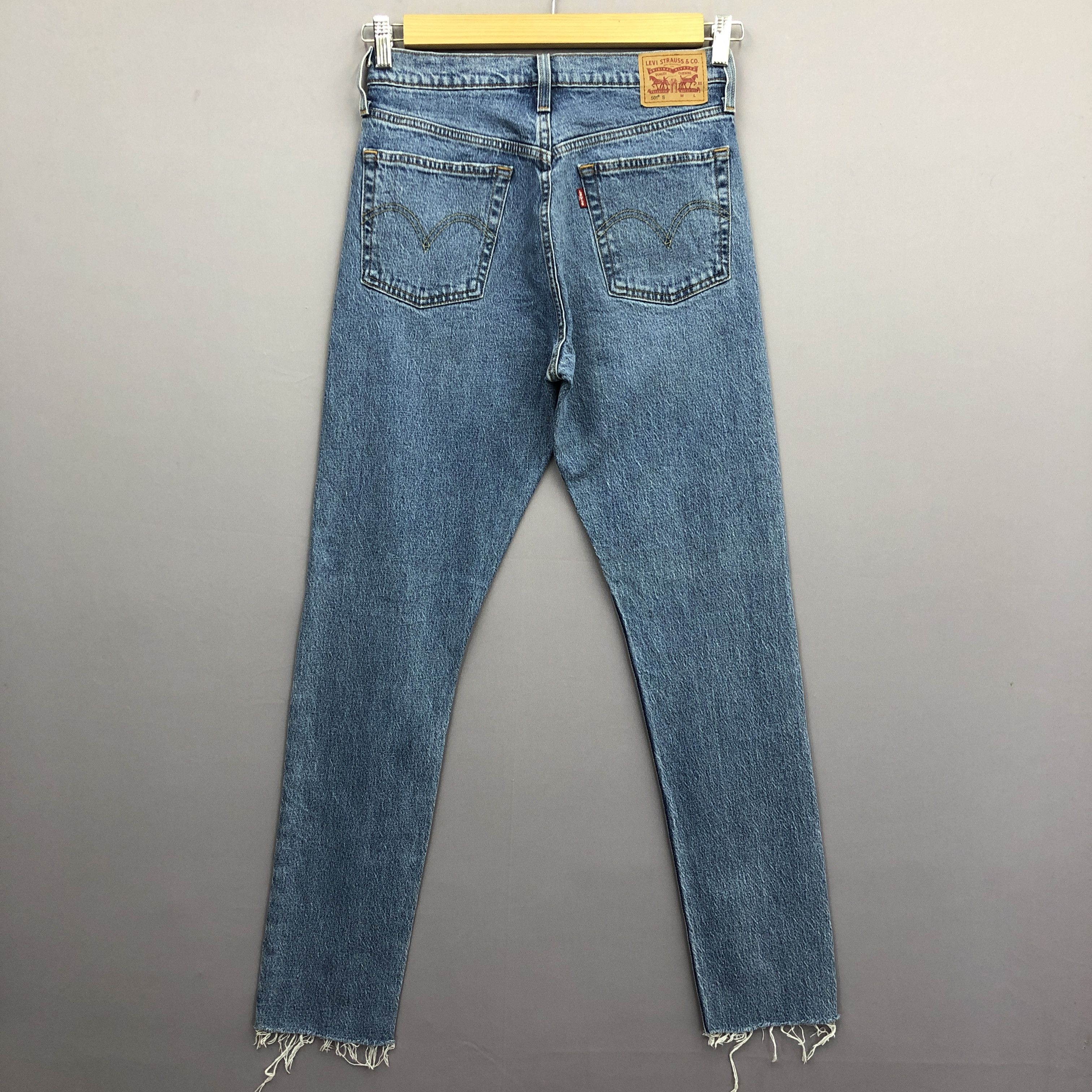 Levi's Vintage Levis 501 Distressed Jeans Faded Light Wash Denim Size 26" / US 2 / IT 38 - 2 Thumbnail