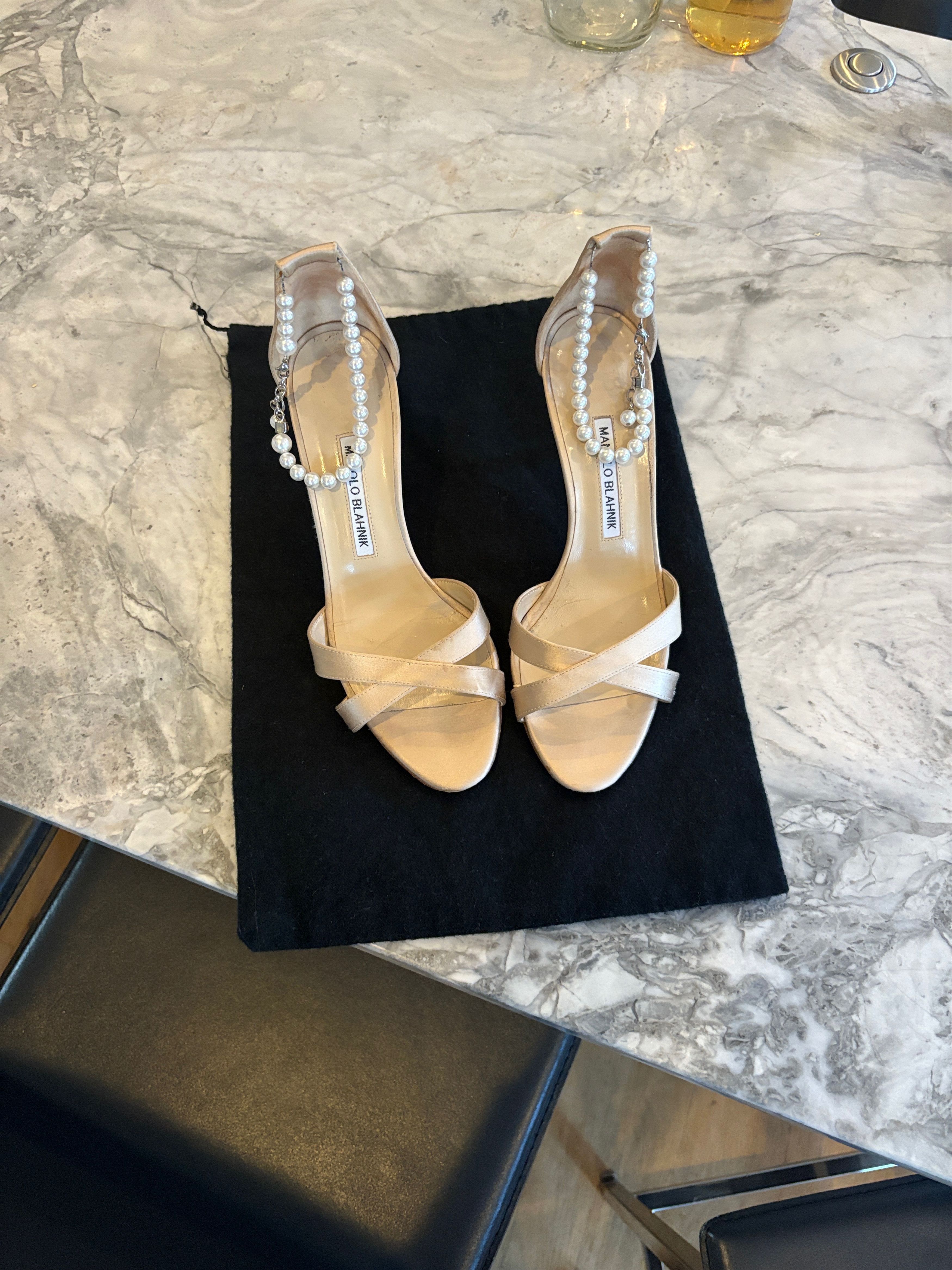 Manolo Blahnik Manolo Blahnik Beige Silk Heels / Pearl ankle strap / 38.5 Size US 7.5 / IT 37.5 - 3 Thumbnail
