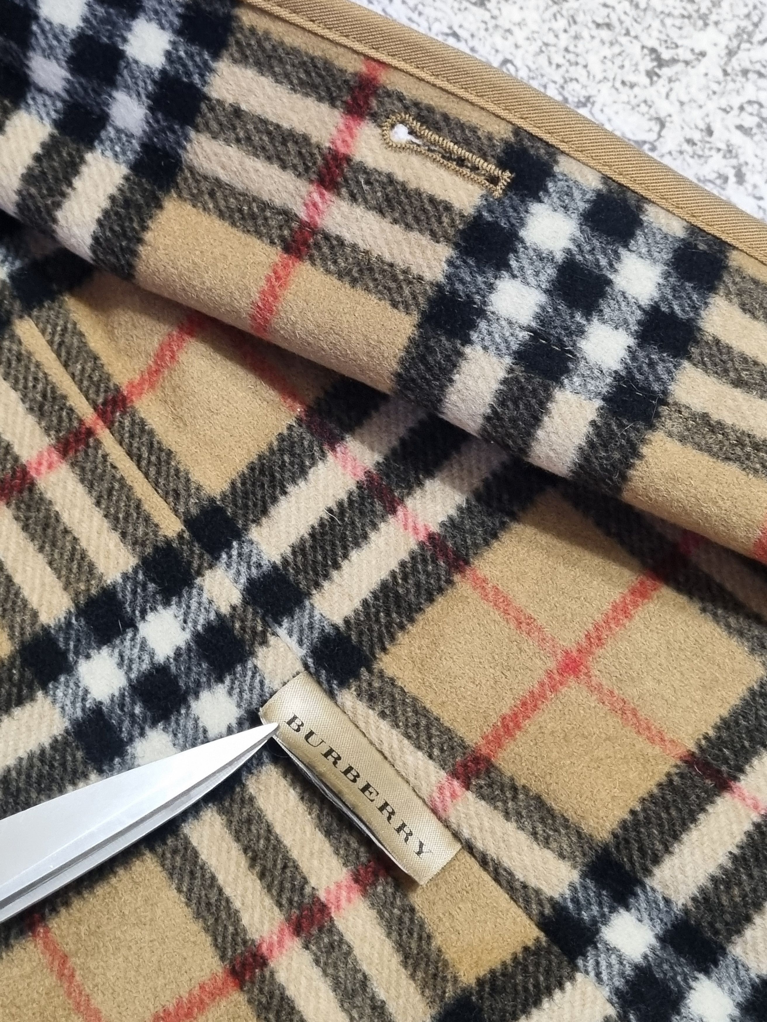 Burberry Burberry Check Wool And Cashmere Warmer Trench Coat Vest Size XL / US 12-14 / IT 48-50 - 9 Thumbnail