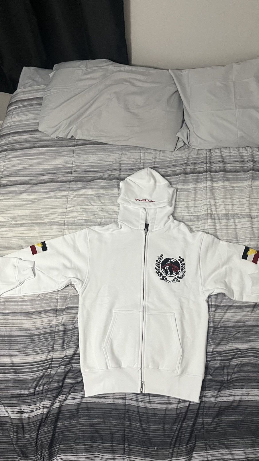 MURD333R.FM 'PEACEMAKER' WHITE ZIP UP HOODIE