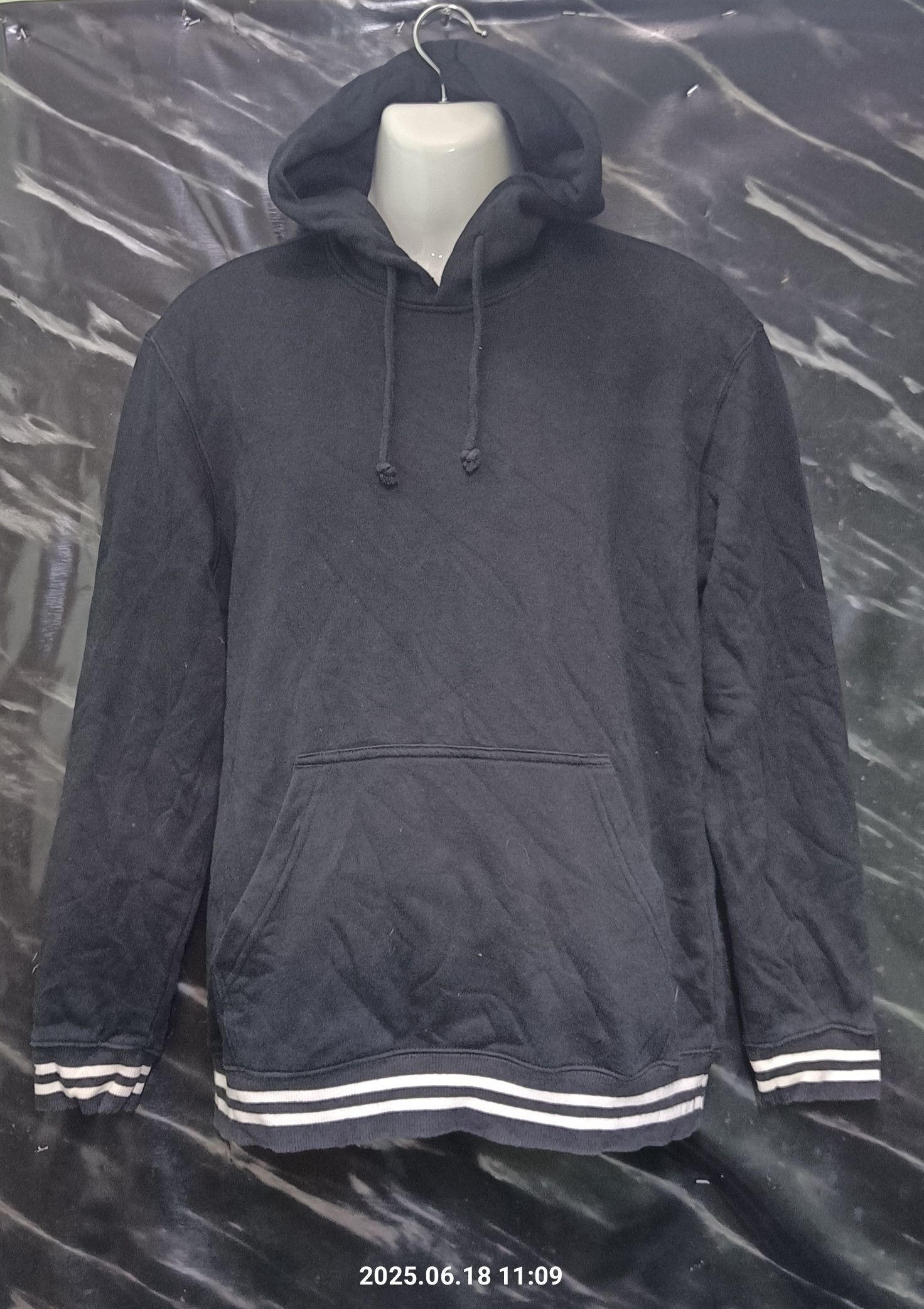 H&M × Used Future L.O.G.G LABEL OF GRADED GOODS Size US M / EU 48-50 / 2 - 1 Thumbnail