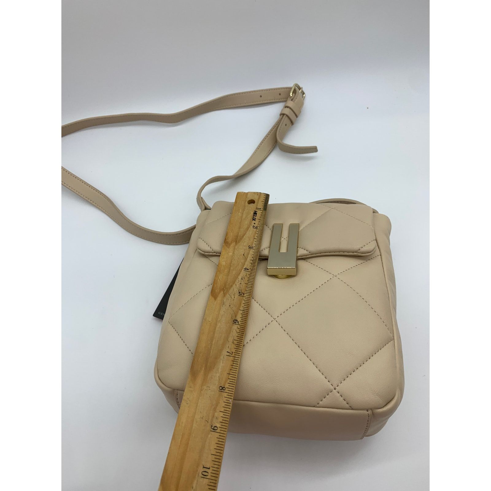 Vince Camuto Vince Camuto Quilted Leather Crossbody Doty Womens Purse Size ONE SIZE - 6 Thumbnail