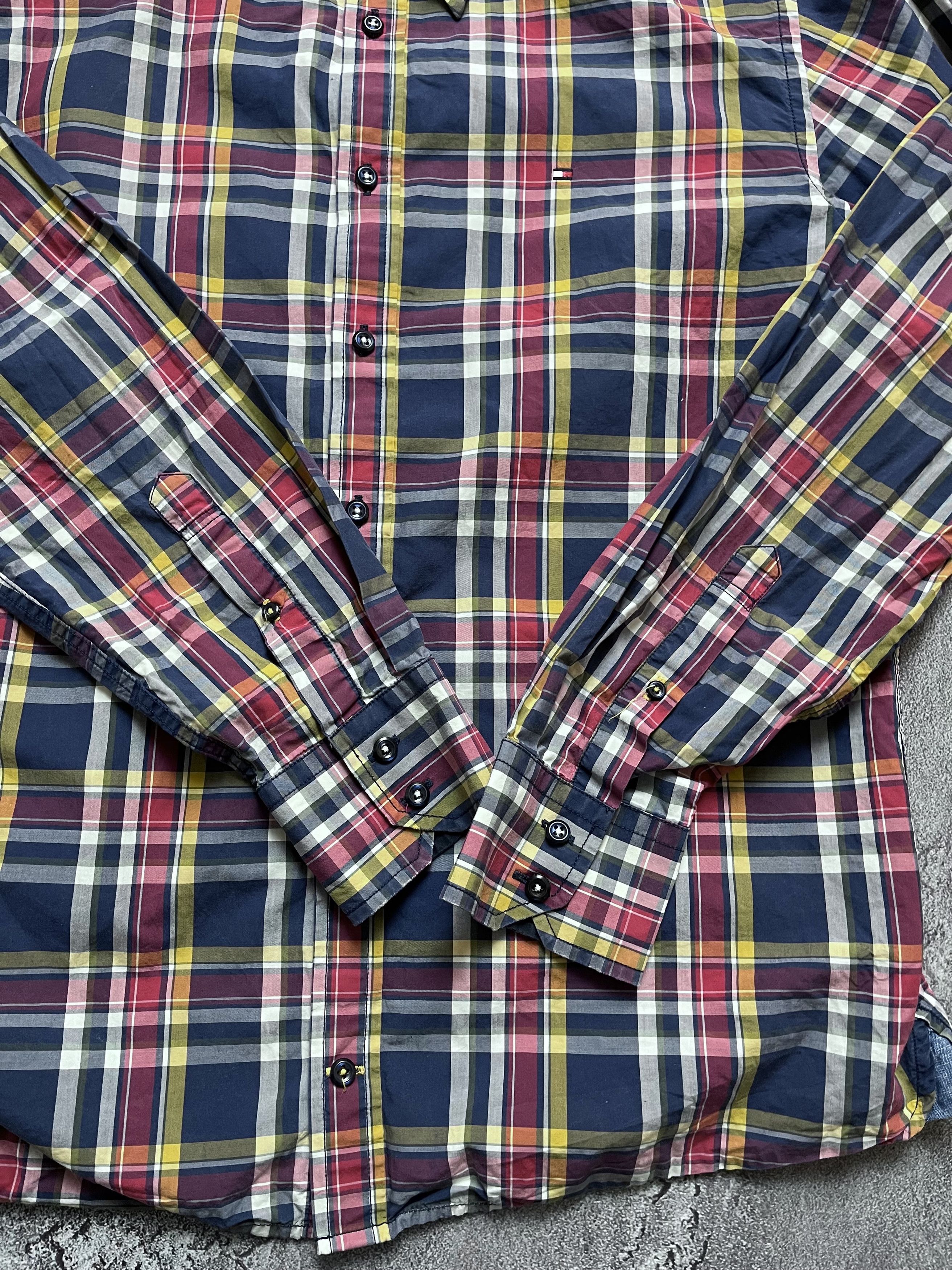 Tommy Hilfiger Vintage Button Up Tommy Hilfiger Big Logo Mens L Size US L / EU 52-54 / 3 - 4 Thumbnail