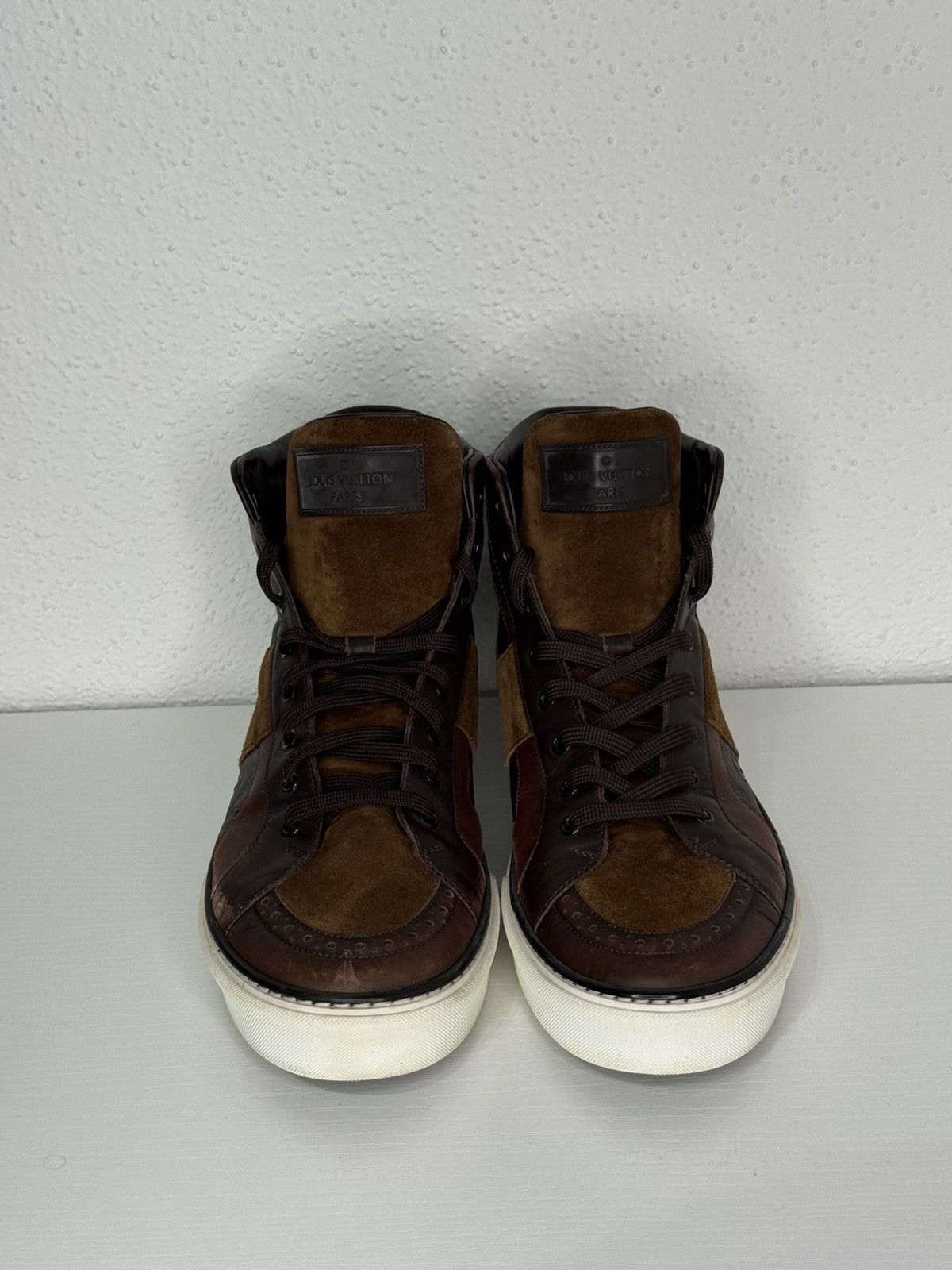 Louis Vuitton Louis Vuitton LV Monogram High Top Leather Sneakers Size US 9.5 / EU 42-43 - 2 Thumbnail