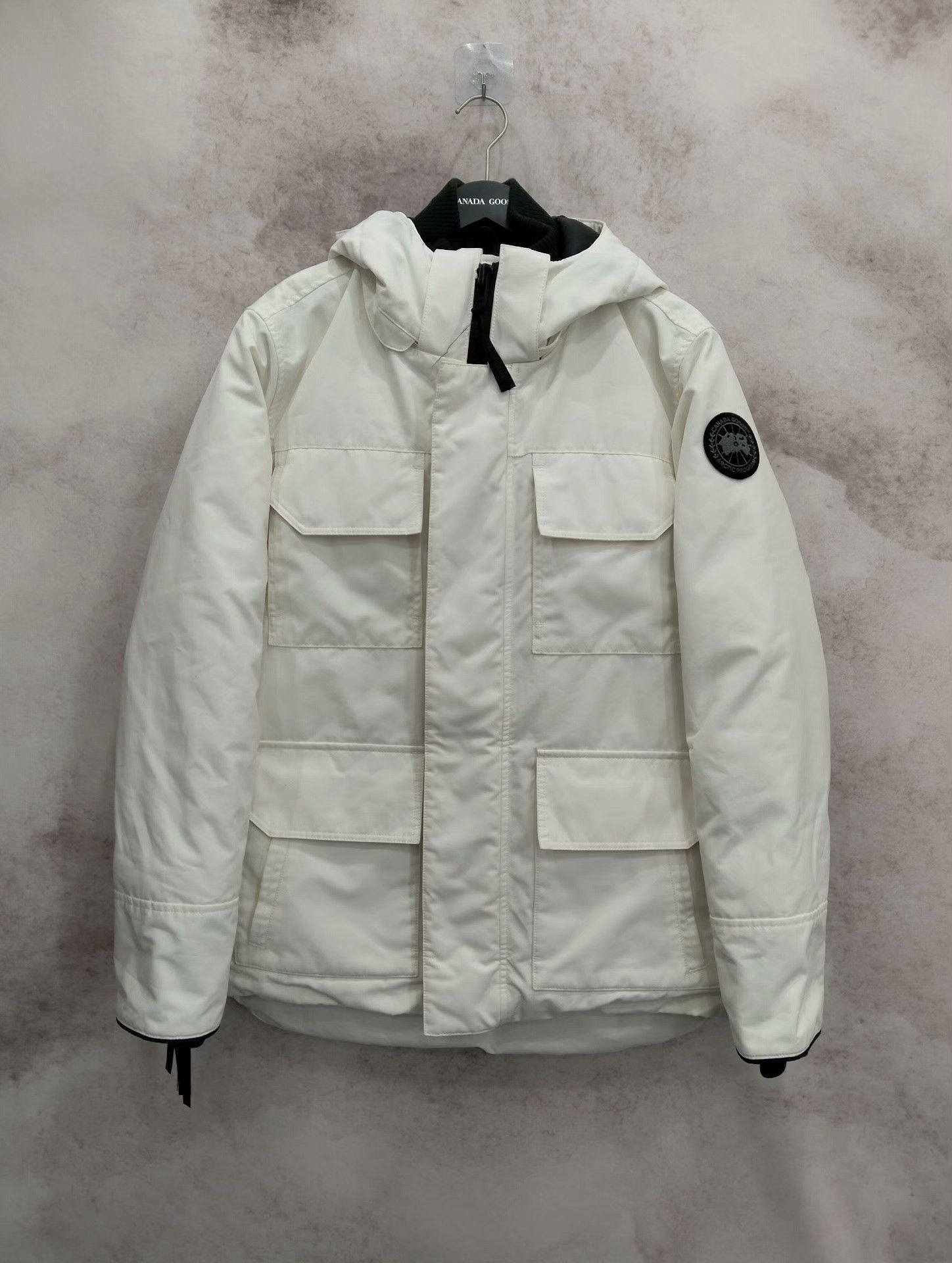 Canada Goose Canada Goose Down Heavy Coat L Men Size US L / EU 52-54 / 3 - 1 Thumbnail