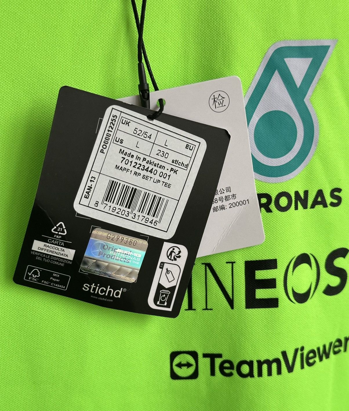 Formula 1 Mercedes-AMG Petronas F1 Team T-Shirt Official Product Size US L / EU 52-54 / 3 - 9 Thumbnail