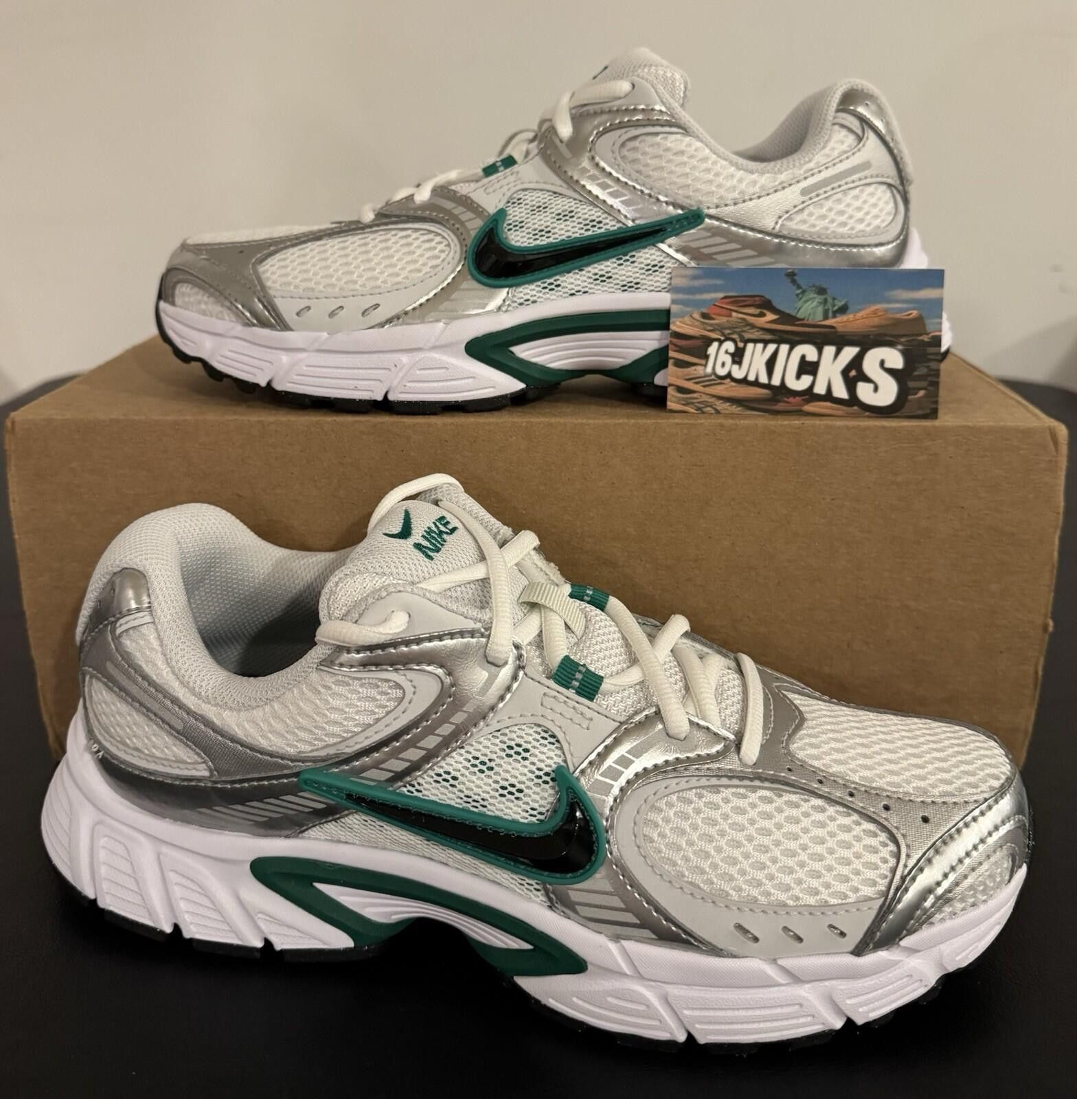 Nike Size 7.5 - Nike V5 RNR White Malachite Size US 7.5 / EU 40-41 - 1 Thumbnail