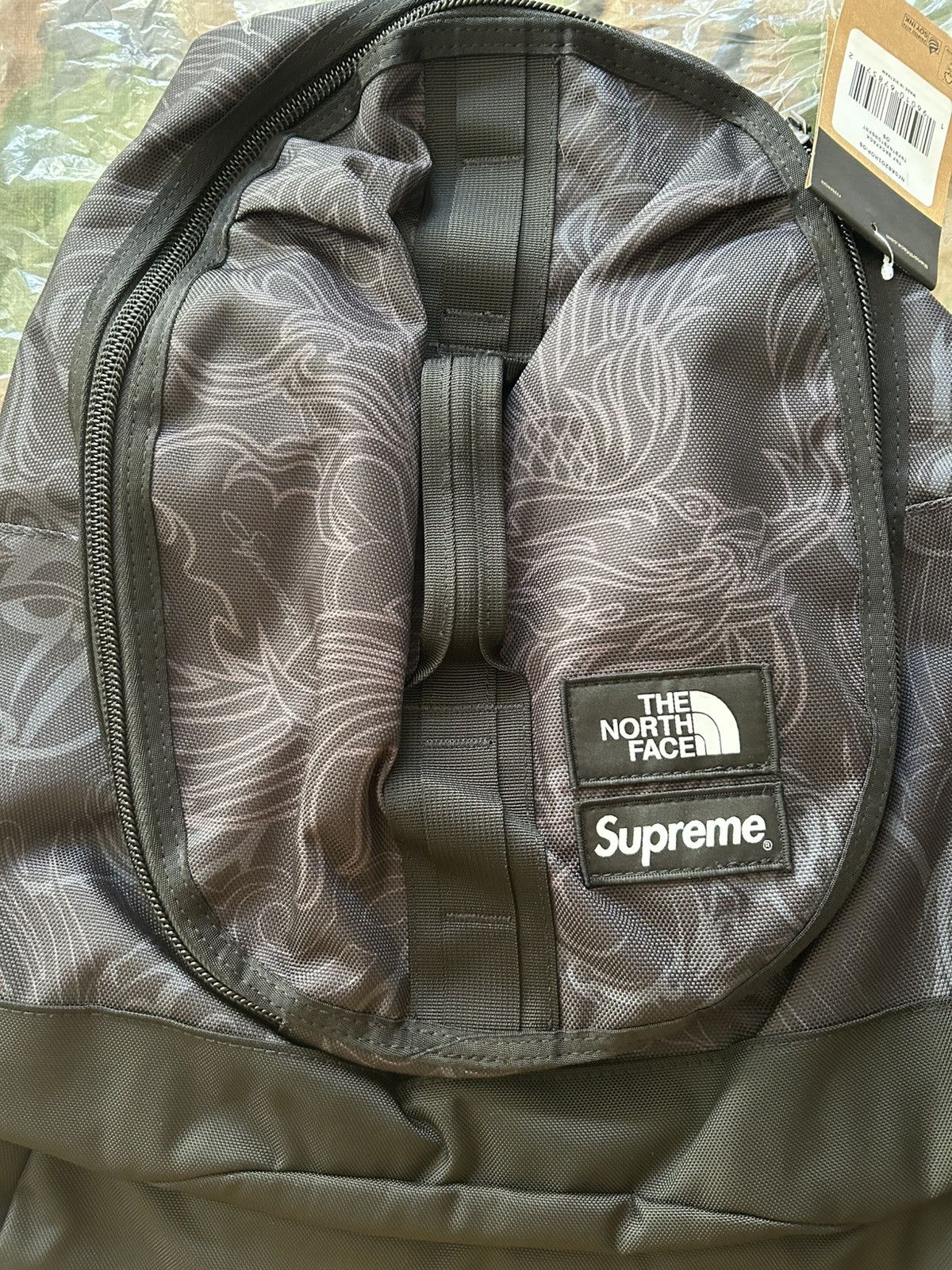 Supreme × The North Face Supreme The North Face Steep Tech Backpack Black Dragon FW22 Size ONE SIZE - 6 Thumbnail