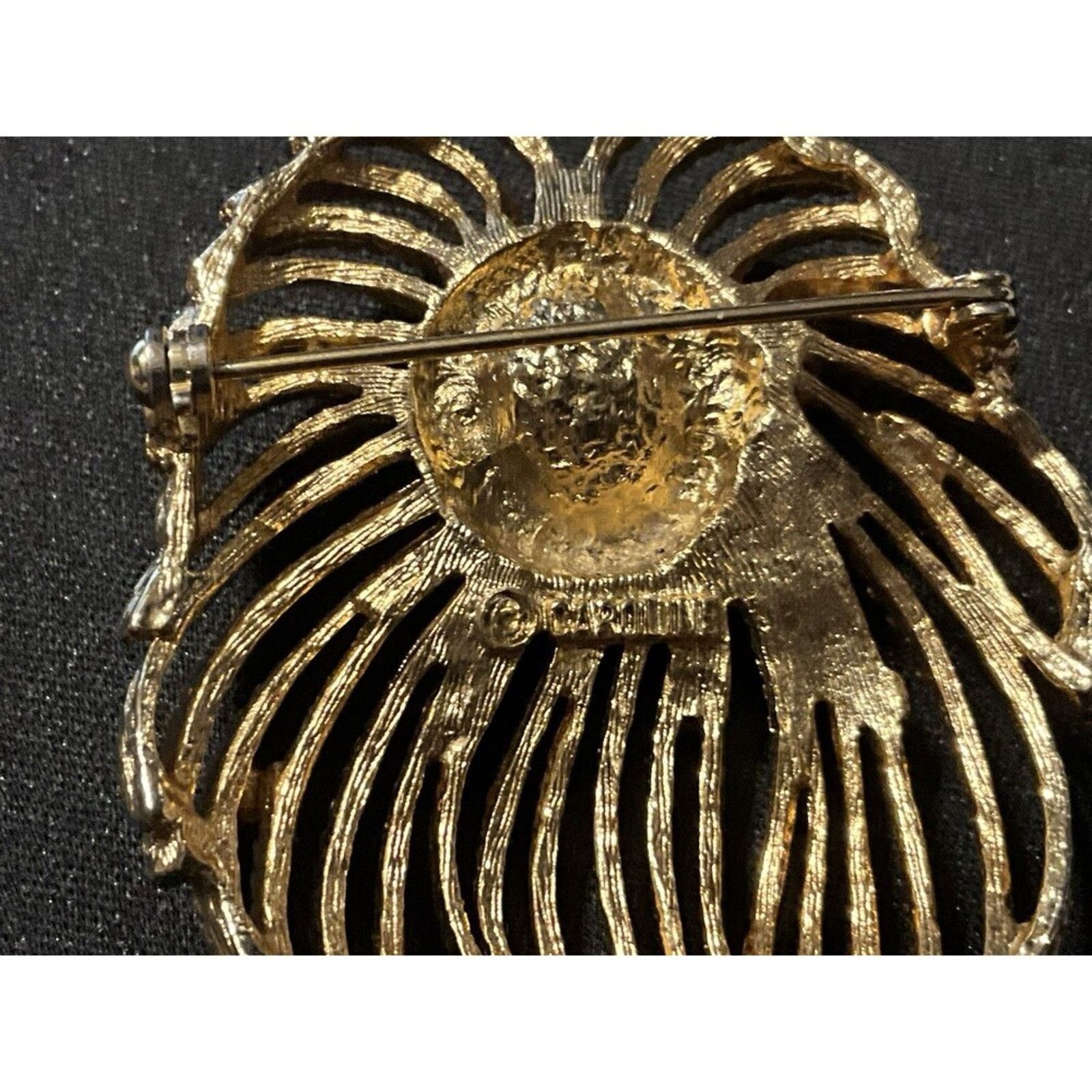 Other Caroline Edmonds Waterfall Gold Tone Faux Pearl Brooch Size ONE SIZE - 5 Thumbnail