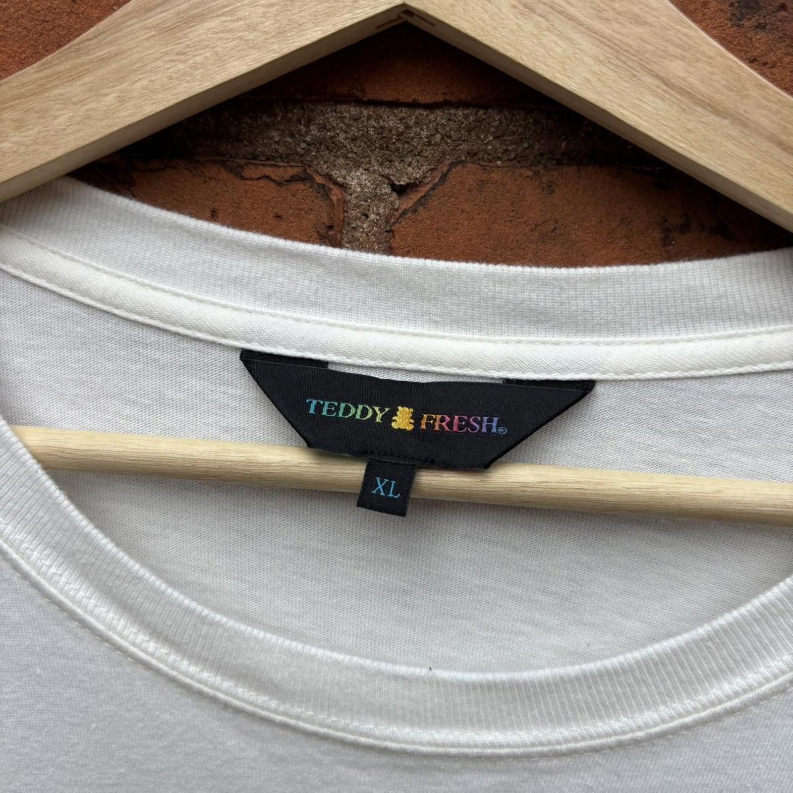 Teddy Fresh teddy fresh Elon musk is a piece of shit t shirt XL Size US XL / EU 56 / 4 - 7 Thumbnail