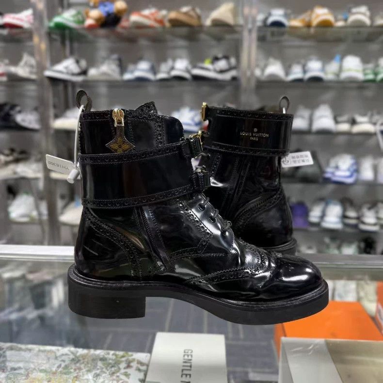 Louis Vuitton LOUIS VUITTON LV Midtown Patent Leather Ankle Boots -2505 Size US 6 / IT 36 - 4 Thumbnail