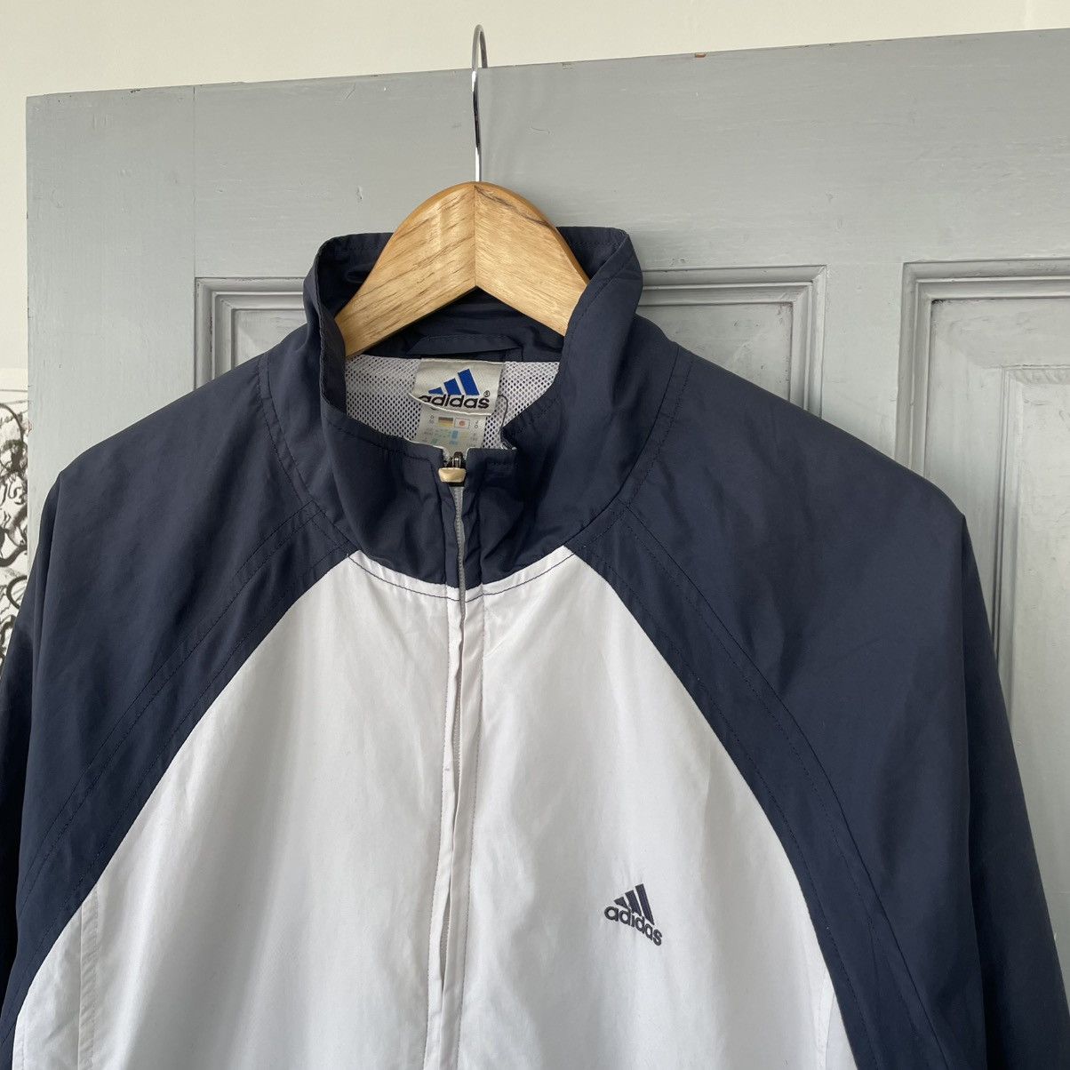 Adidas × Vintage Vintage 00’s Adidas Tracksuit Jacket Y2k style size M Size US M / EU 48-50 / 2 - 6 Thumbnail