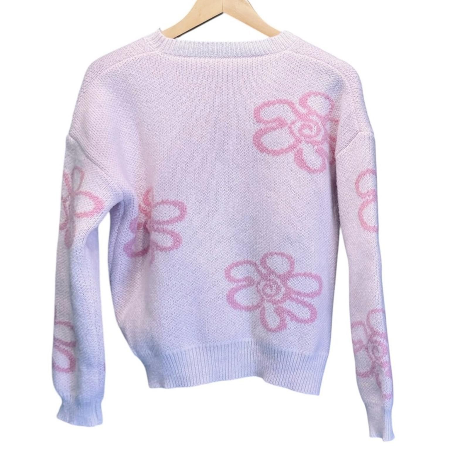 Shein NWOT Shein Rounded Flower Drop Shoulder Sweater. Size Small. Size S / US 4 / IT 40 - 6 Thumbnail