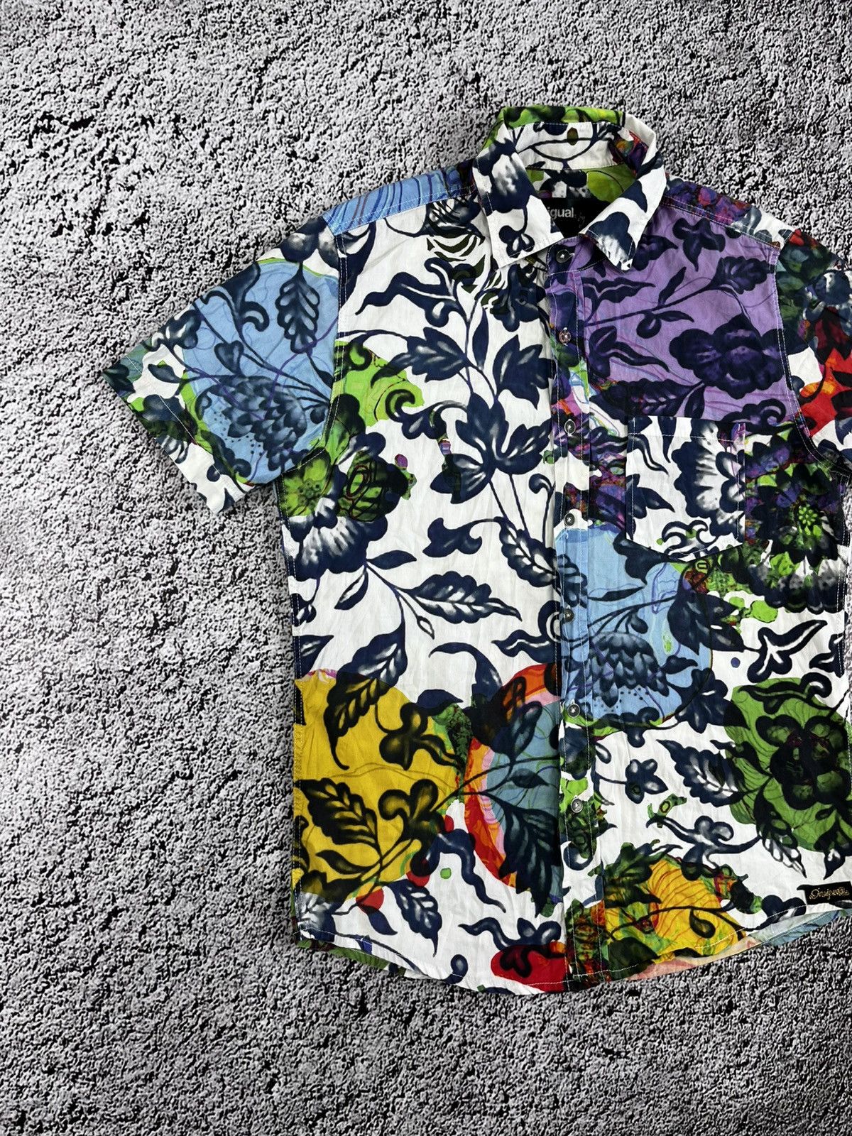 Vintage Vintage Y2K Desigual all over abstract shirt streetwear M Size US M / EU 48-50 / 2 - 2 Thumbnail