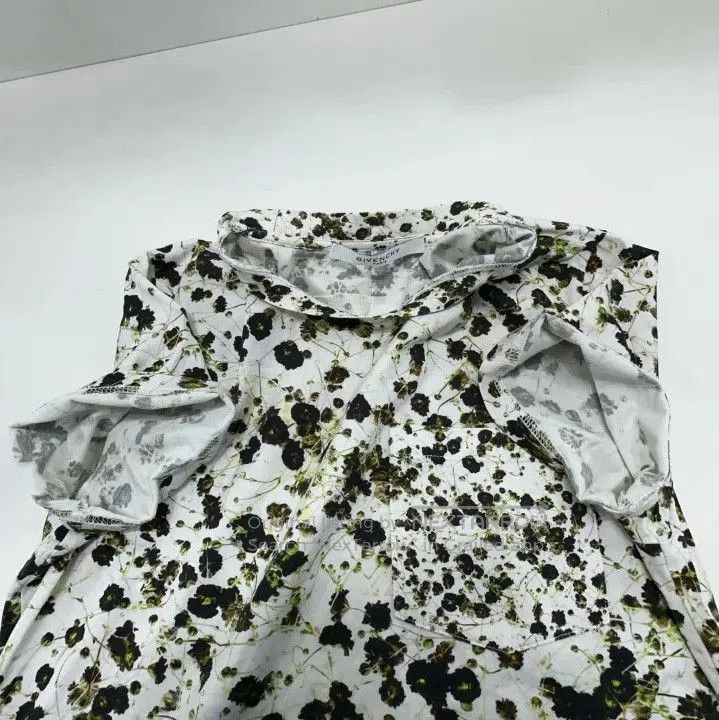 Givenchy Givenchy Floral Print Short Sleeve T-Shirt. Size US S / EU 44-46 / 1 - 6 Thumbnail