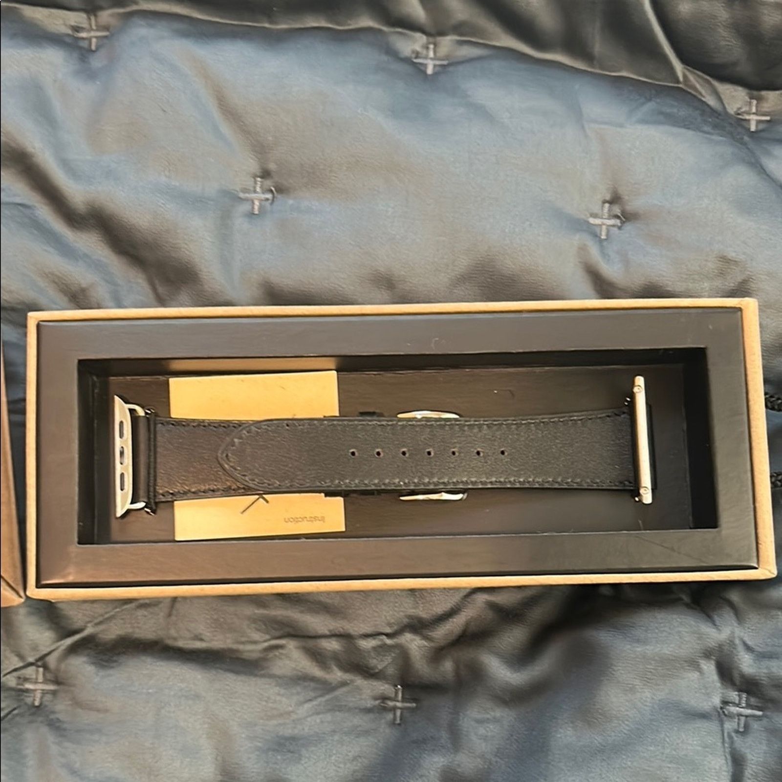 Quince Quince Leather Apple Watch Band with Gift Box Size ONE SIZE - 4 Thumbnail