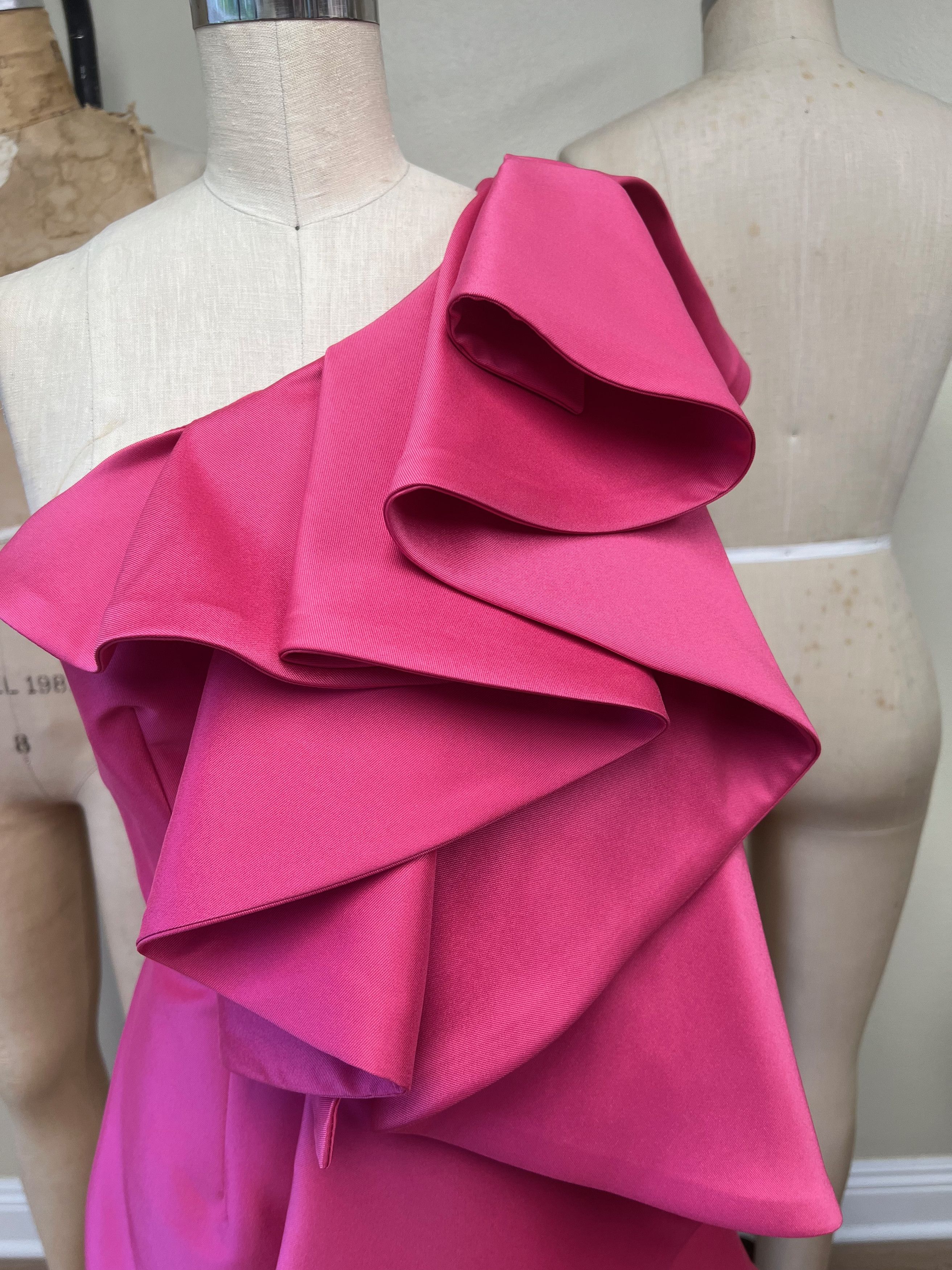 Badgley Mischka NWT Badgley Mishka Ruffle One Shoulder Pink Fuchsia Dress 2 Size XS / US 0-2 / IT 36-38 - 2 Thumbnail
