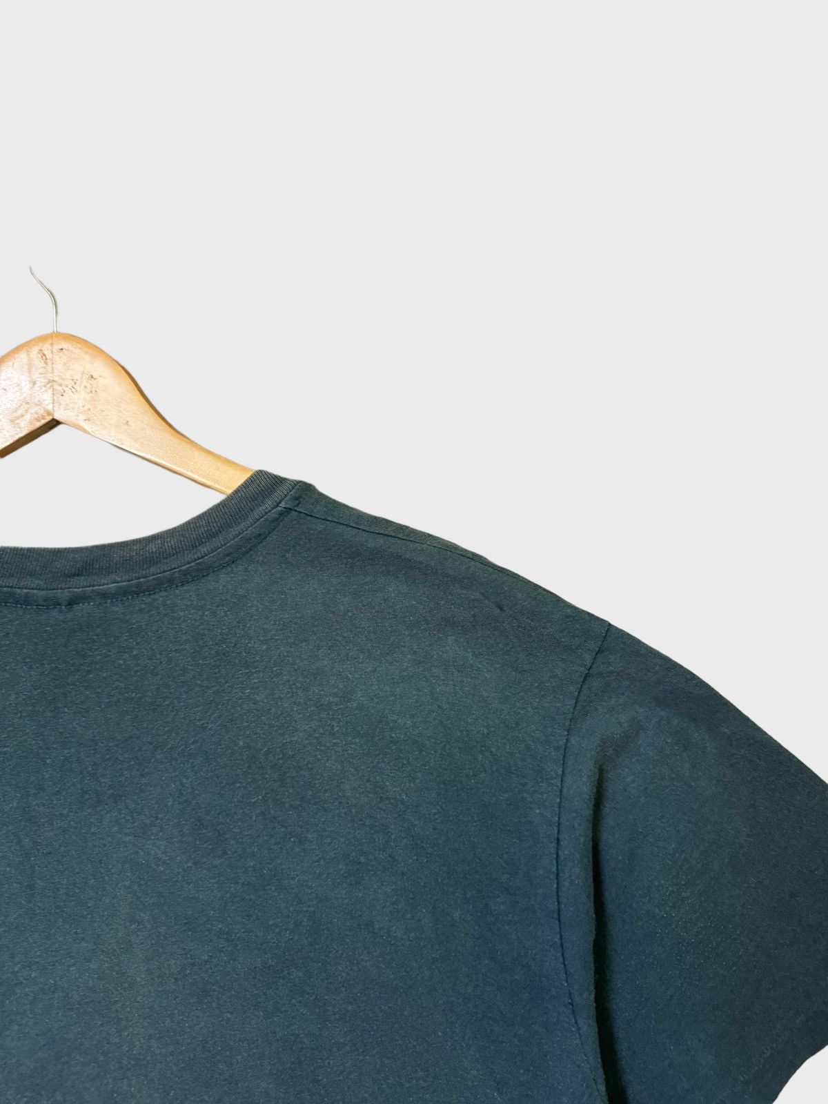 Vintage VINTAGE SHARK & RAY TOOL FADED NAVY SINGLE STITCH TEE Size US M / EU 48-50 / 2 - 8 Thumbnail