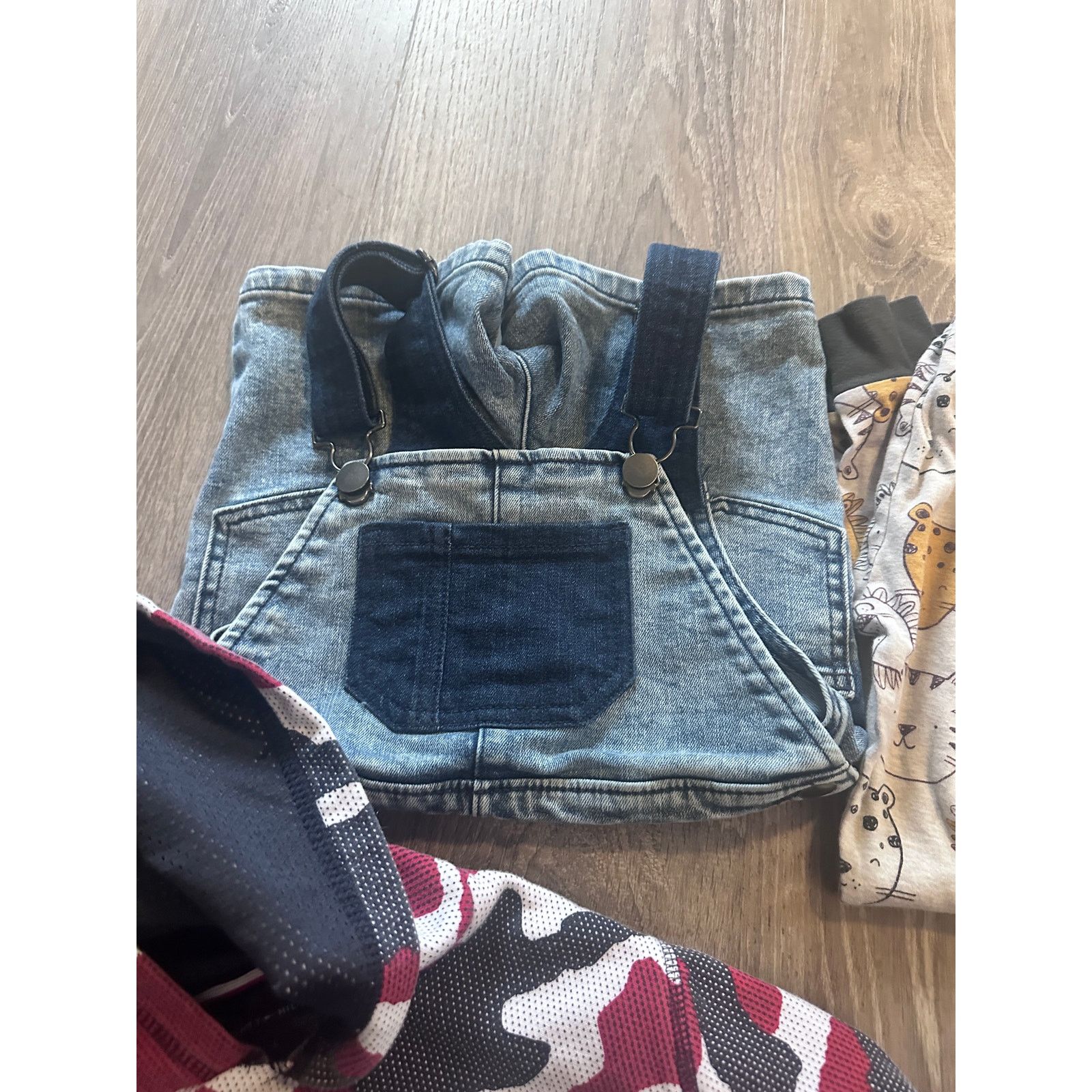 Tommy Hilfiger 7 piece mixed boys size 4-6t lot Tommy Hilfiger Size XXS / US 00 / IT 34 - 6 Thumbnail
