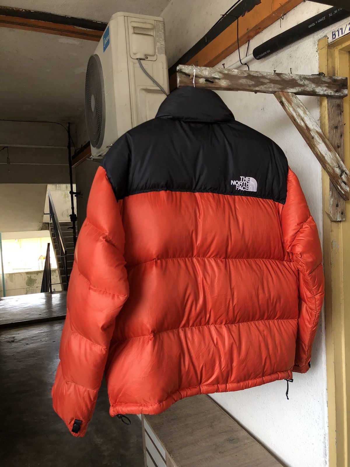 The North Face 🔥The North Face 700 Stow Pocket Nuptse Puffer Jacket Size US L / EU 52-54 / 3 - 6 Thumbnail