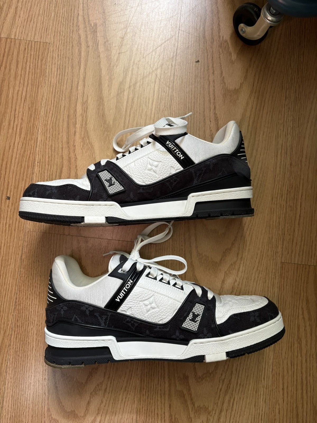Louis Vuitton Louis Vuitton LV Trainer Black and White Size US 9.5 / EU 42-43 - 1 Thumbnail