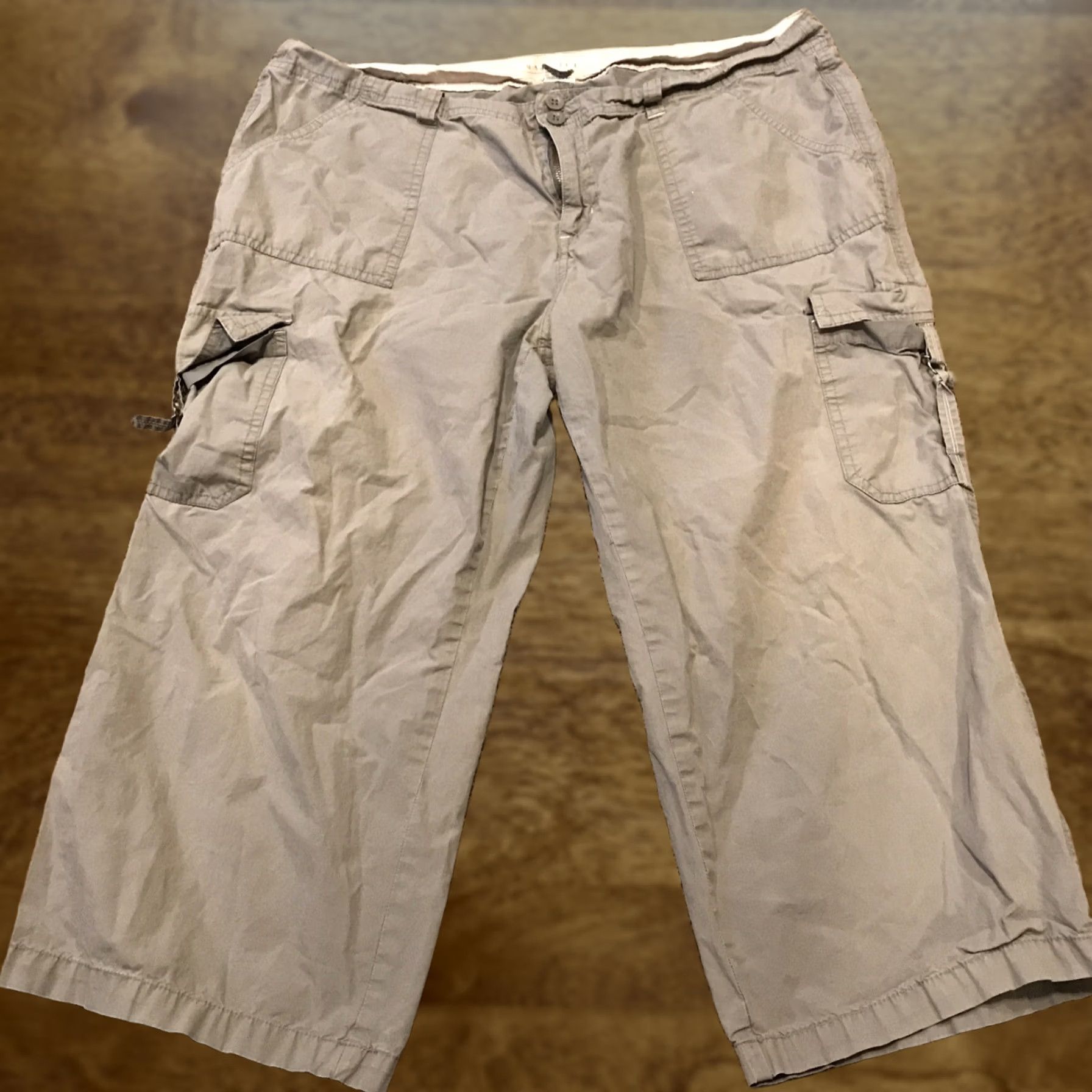 Vintage Maurices Women's 15/16 Gray Cotton Cargo Capris Pants Wide-Leg 36" Inseam 20" 30" Pockets Size ONE SIZE - 1 Thumbnail