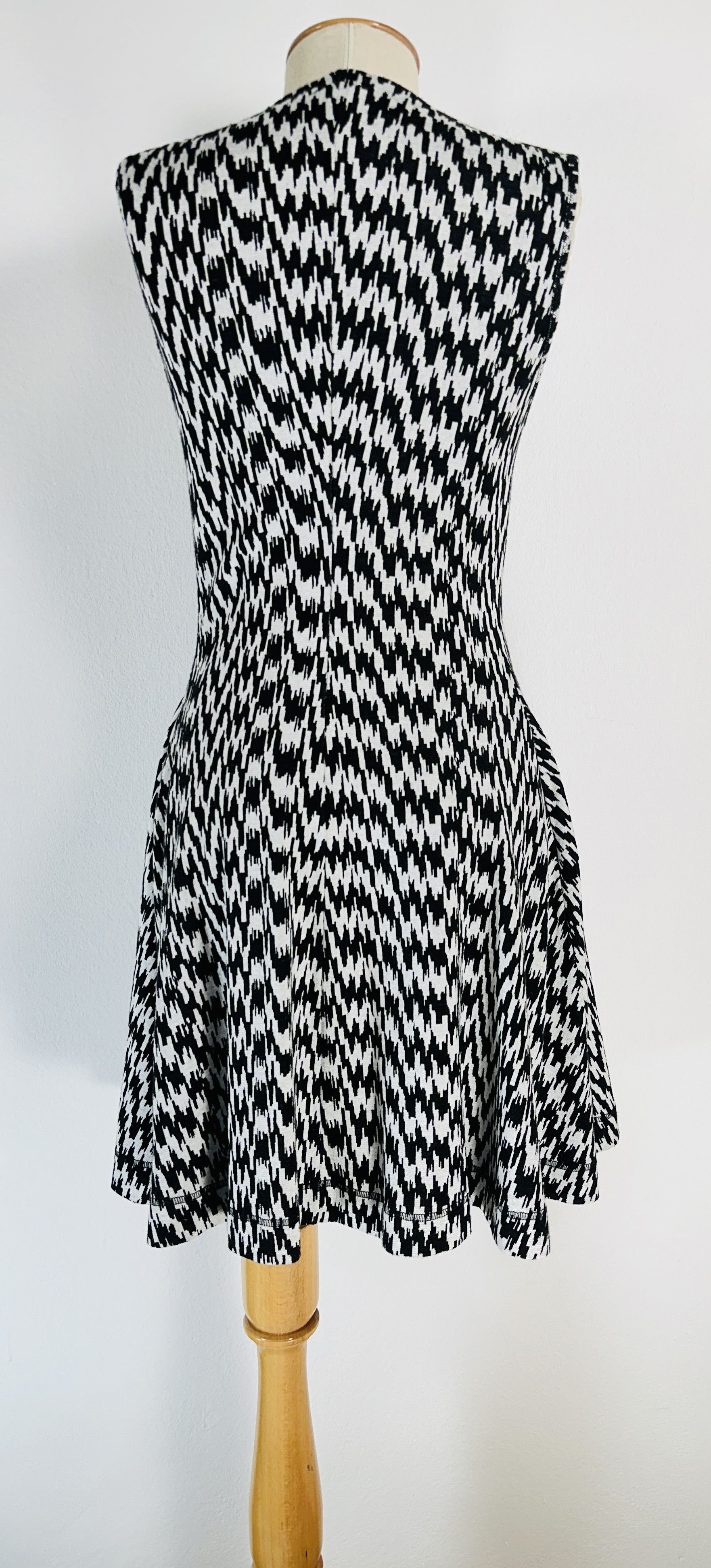 Black White Houndstooth Skater Knit Dress