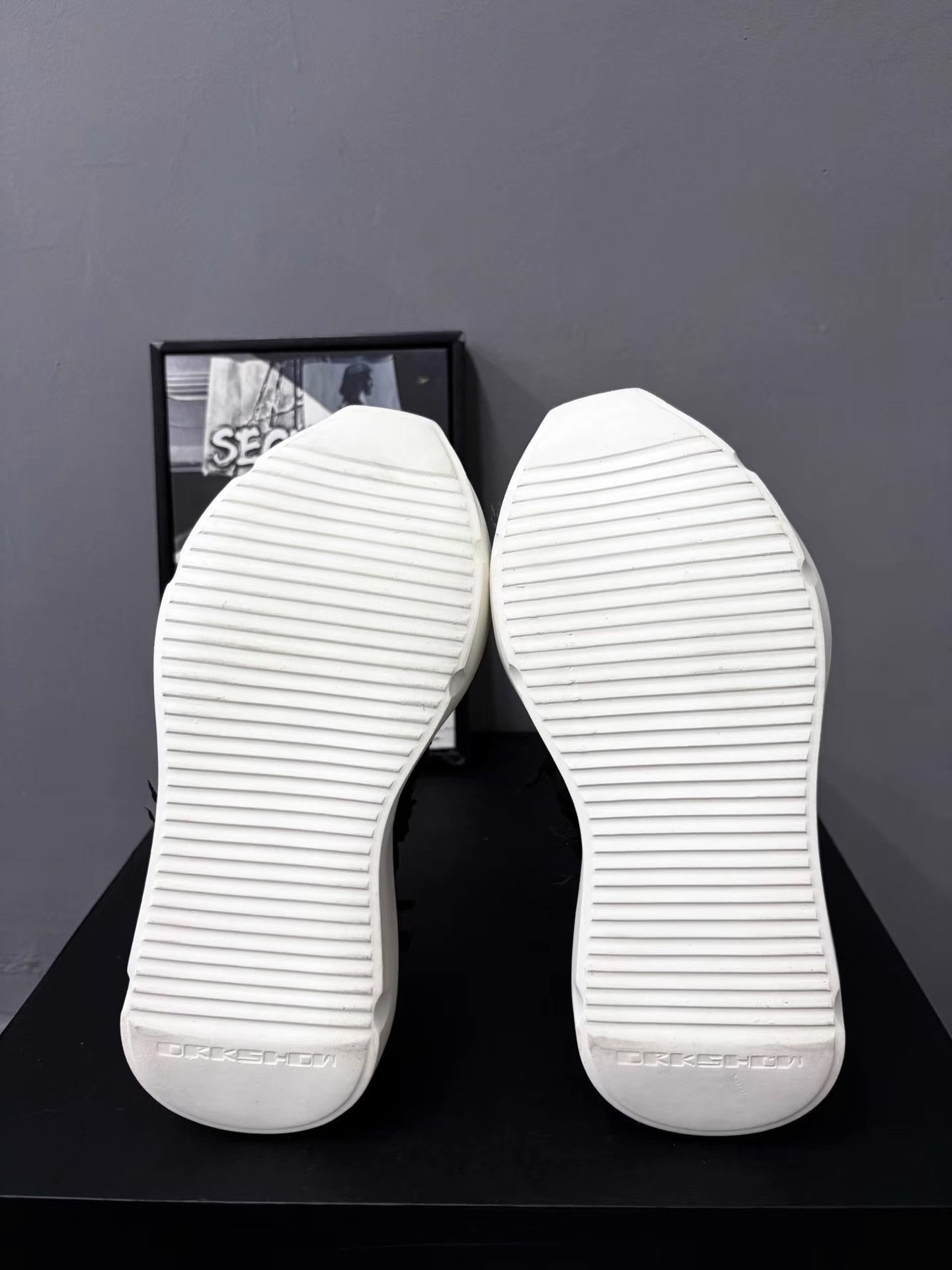 Rick Owens Rick Owens Two-Tone Beat-Up Low-Top Ramones K34 Size US 6 / IT 36 - 8 Thumbnail