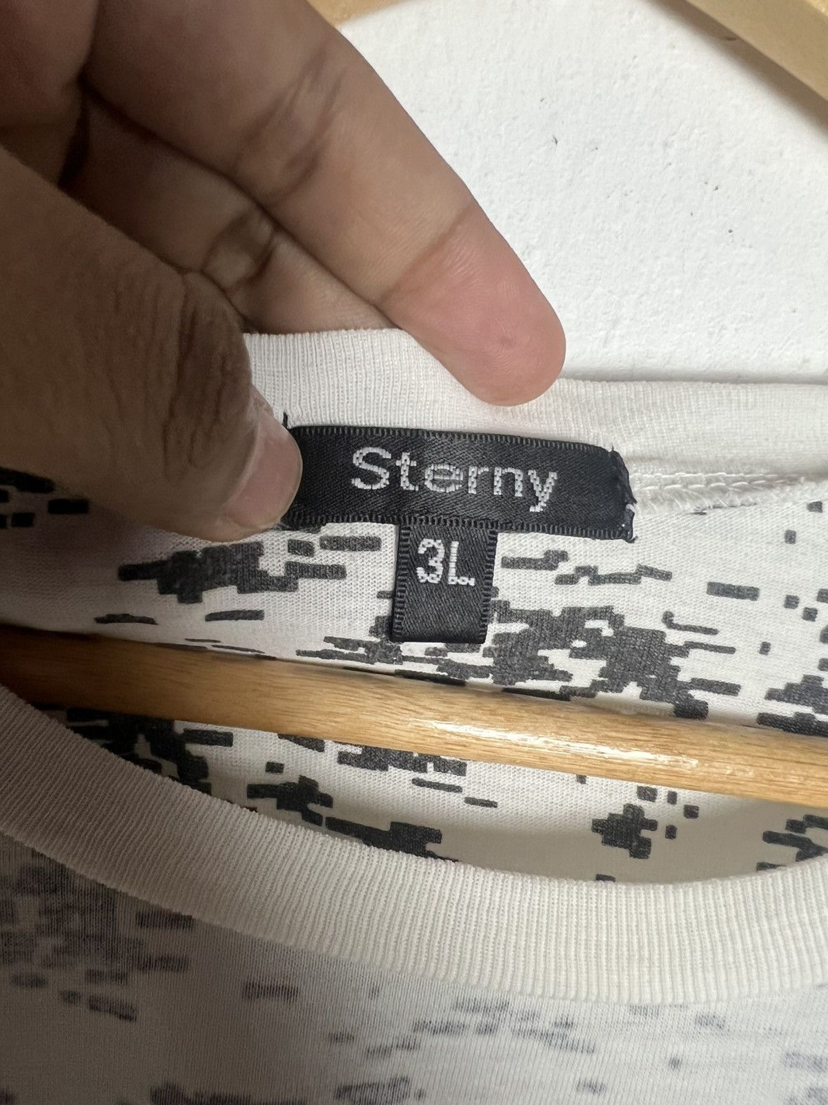 Japanese Brand Sterny Single Pocket Patterned Print Tee Size US XL / EU 56 / 4 - 6 Thumbnail