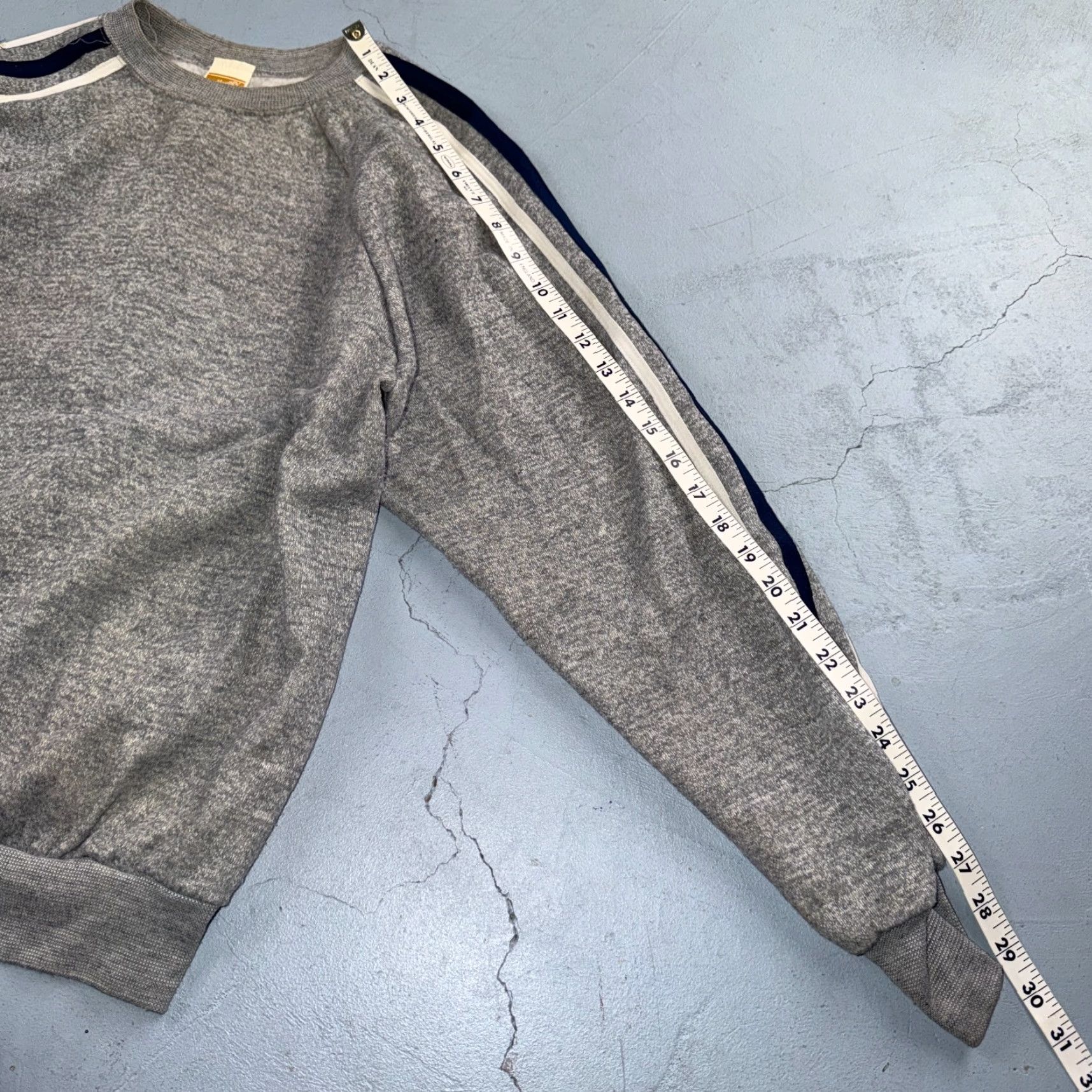 Vintage VINTAGE 1980s Challenge Sweatshirt Crewneck Gray Raglan Medium Men 90s Graphic Print All Seasons Striped Jumper Size US M / EU 48-50 / 2 - 4 Thumbnail