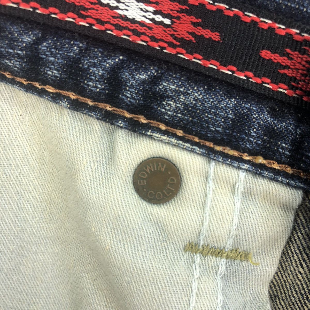 Edwin Vintage 2000s Distressed Edwin Navajo Short Pants Size US 37 - 8 Thumbnail