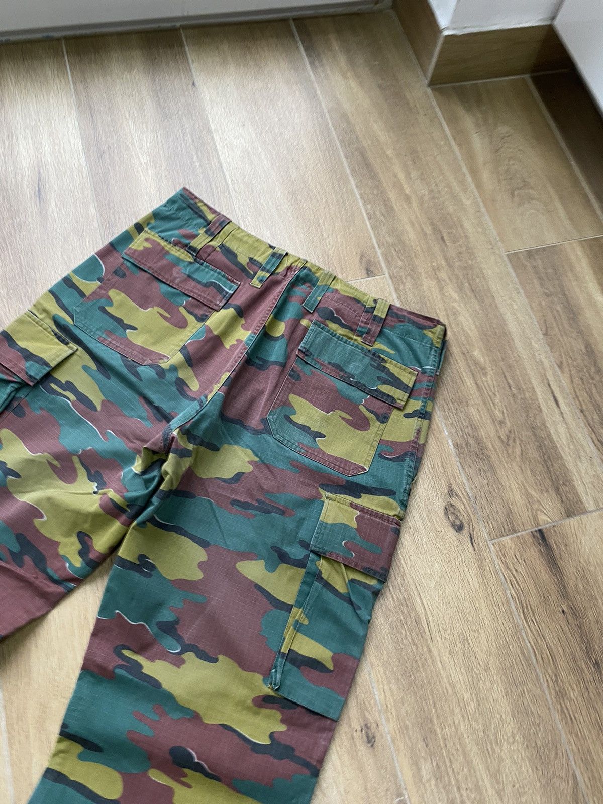 Vintage Vintage Camo Cargo Pants Japanese Avant Garde Y2K Baggy Wide Size US 32 / EU 48 - 11 Thumbnail