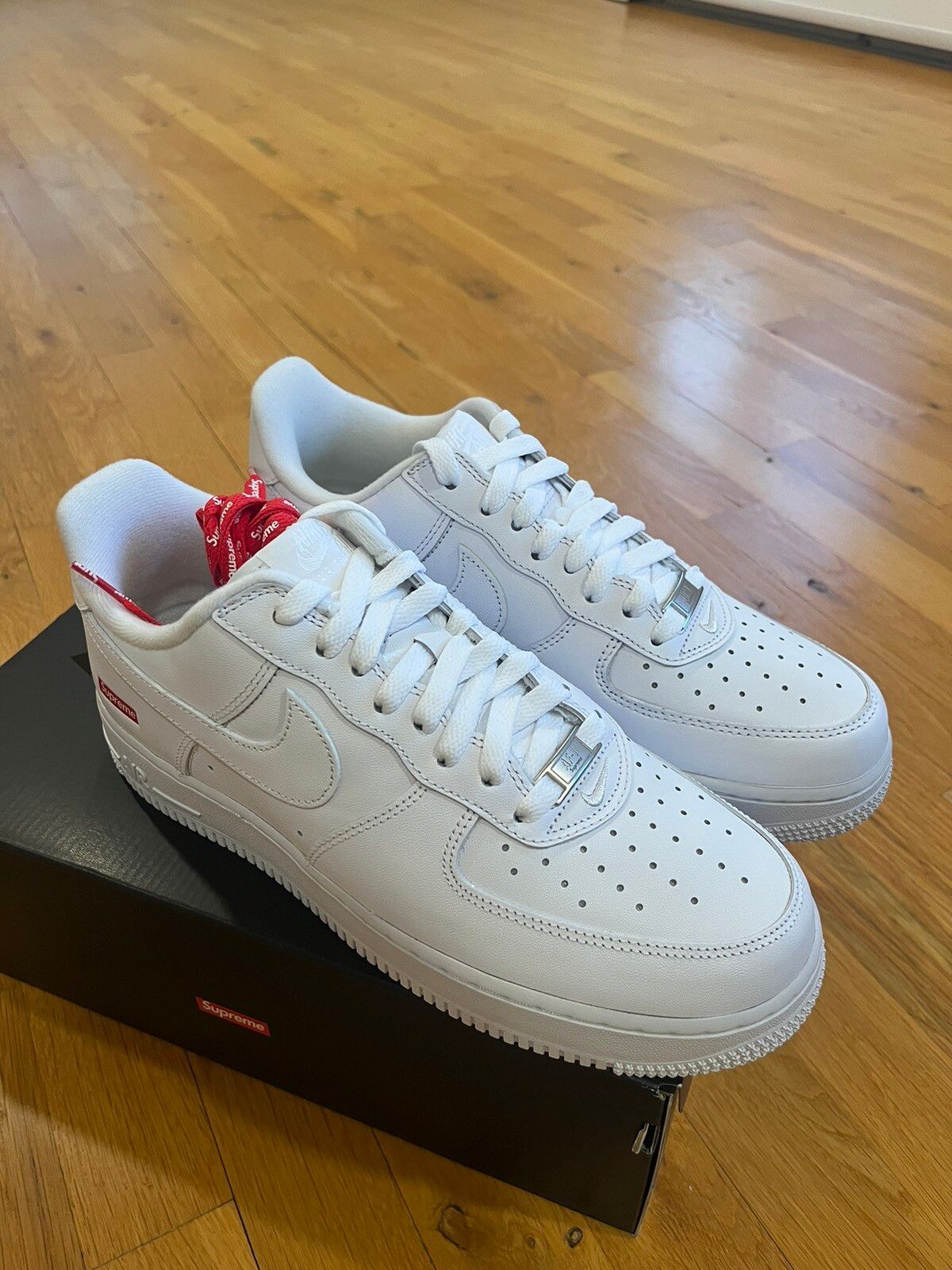 Pre-owned Supreme Air Force 1 Sp Shoes In White