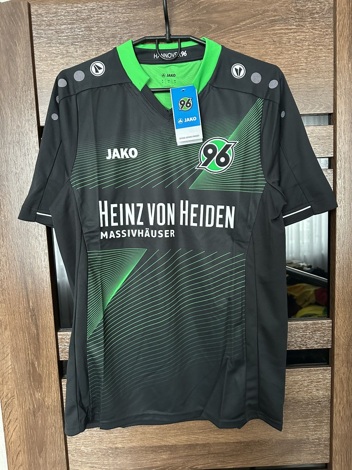 Other 2016/2017 Hannover 96 Jako Soccer Jersey T-Shirt Size US S / EU 44-46 / 1 - 2 Thumbnail