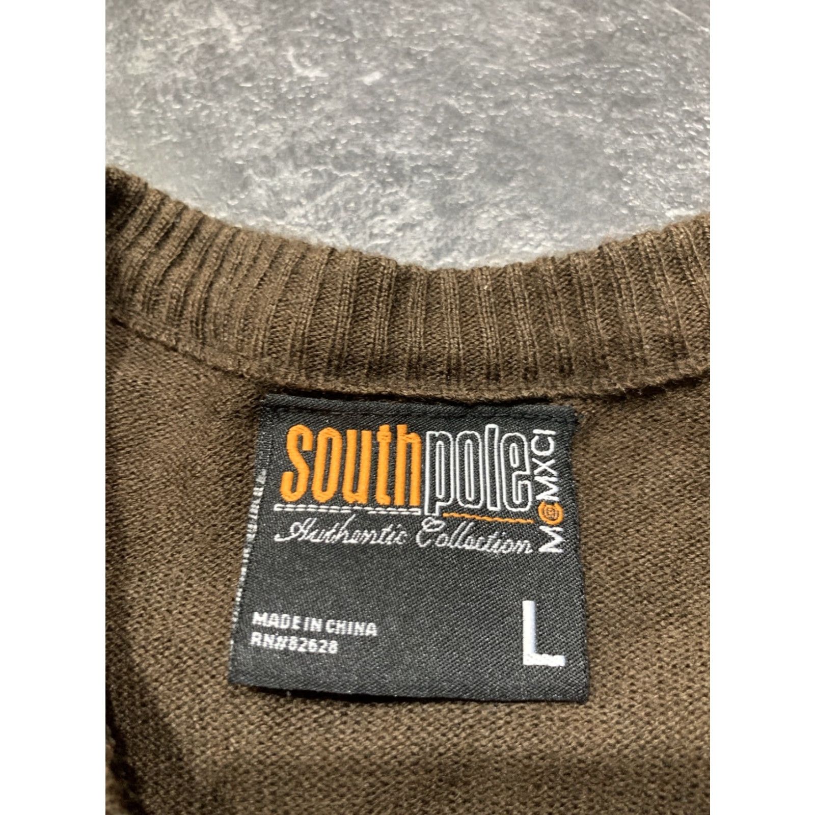 Southpole VINTAGE Southpole Sweater Mens Long Sleeve Argyle Knit Pullover V-Neck Size L Brown Retro Size US L / EU 52-54 / 3 - 3 Thumbnail