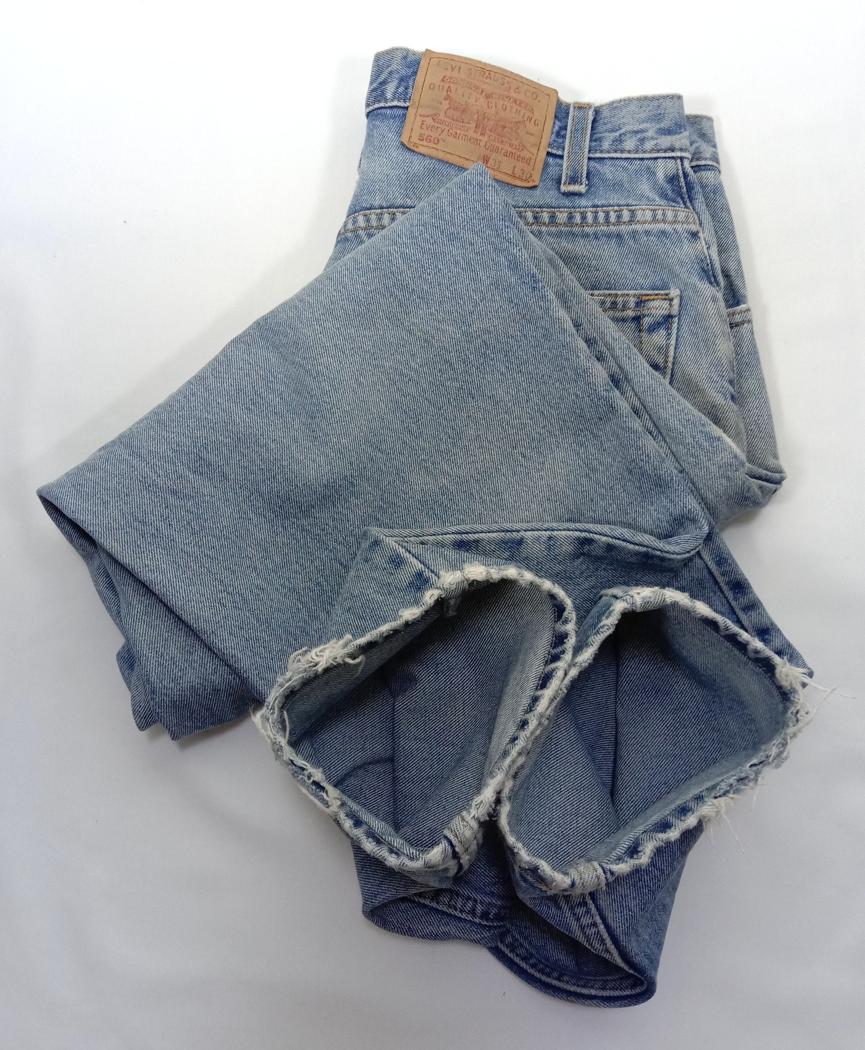 Levi's Vintage Levi's 560 Jeans Loose Fit Tapered Leg Denim Size US 31 - 15 Thumbnail