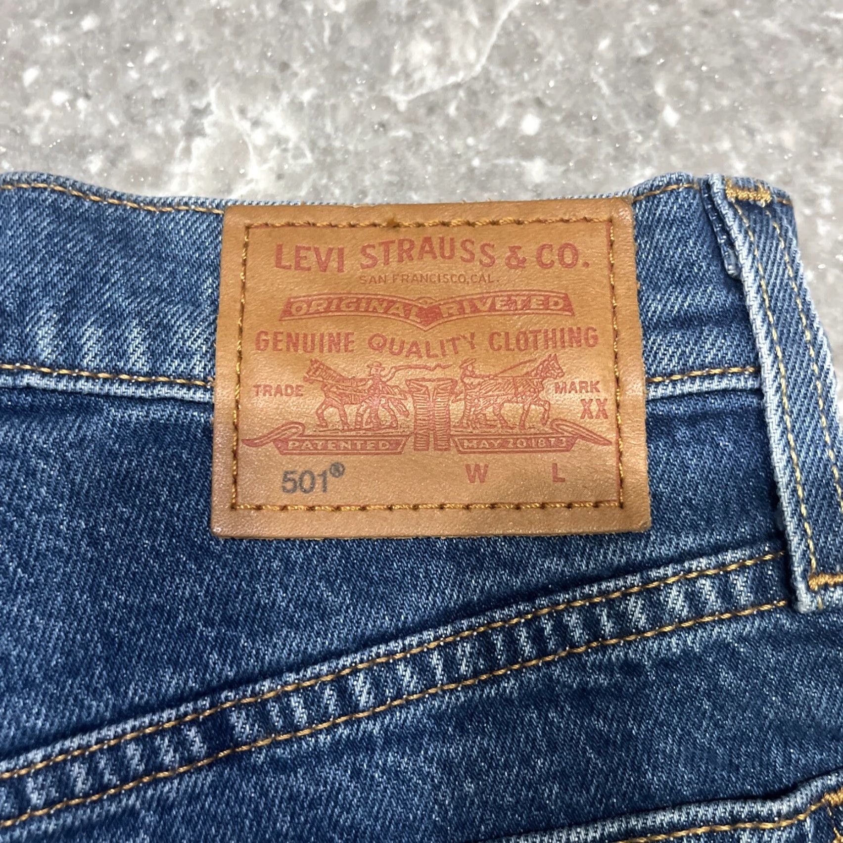Levi's Levi's 501 Premium Denim Cut Off Button Fly Shorts Women Size 26 Blue Mid Rise 5-Pocket Casual Denim Shorts Size 26" / US 2 / IT 38 - 7 Thumbnail