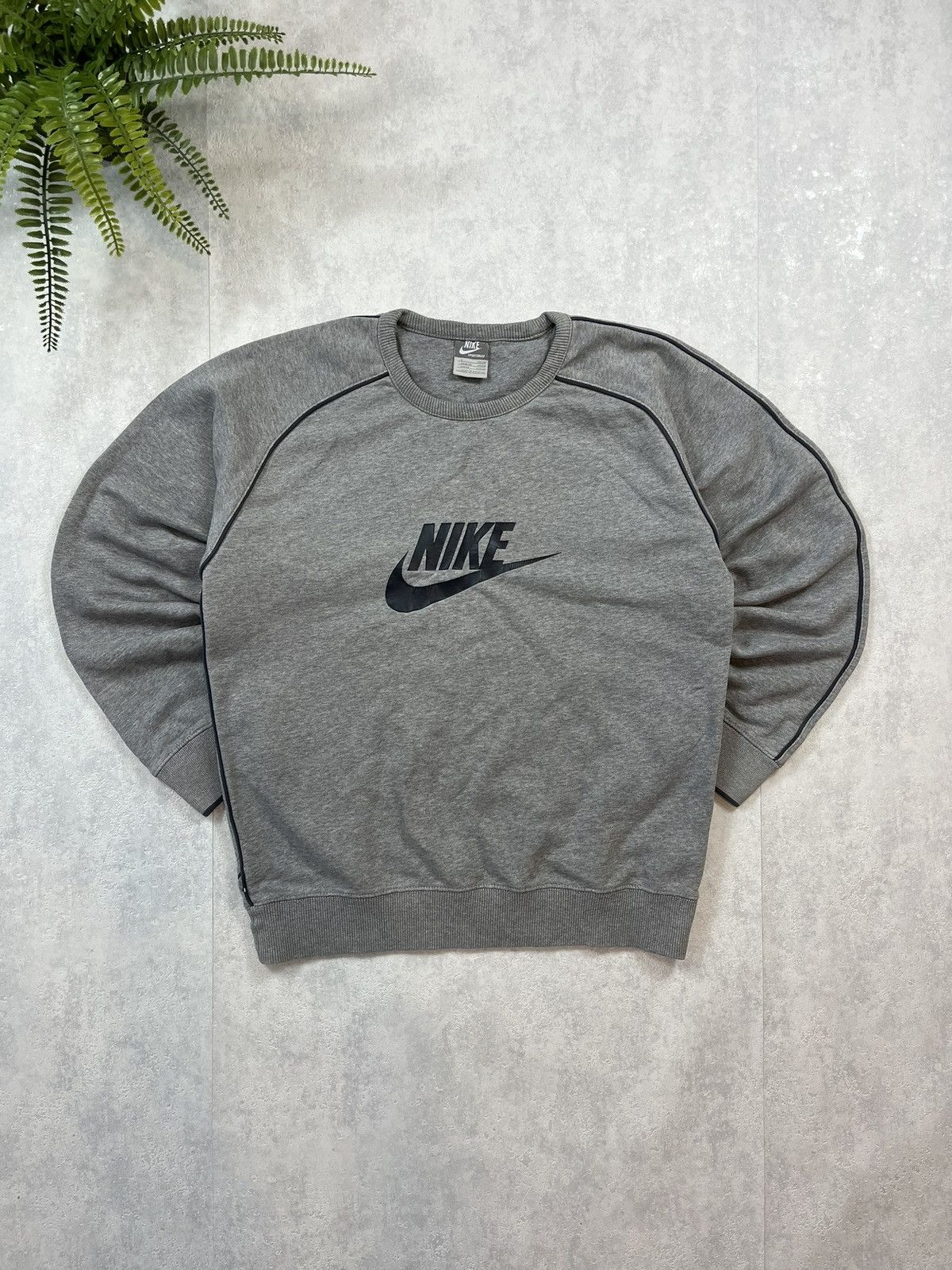 Nike × Vintage 00s Nike Big Retro Logo Vintage Y2K Sweatshirt Size US S / EU 44-46 / 1 - 1 Thumbnail