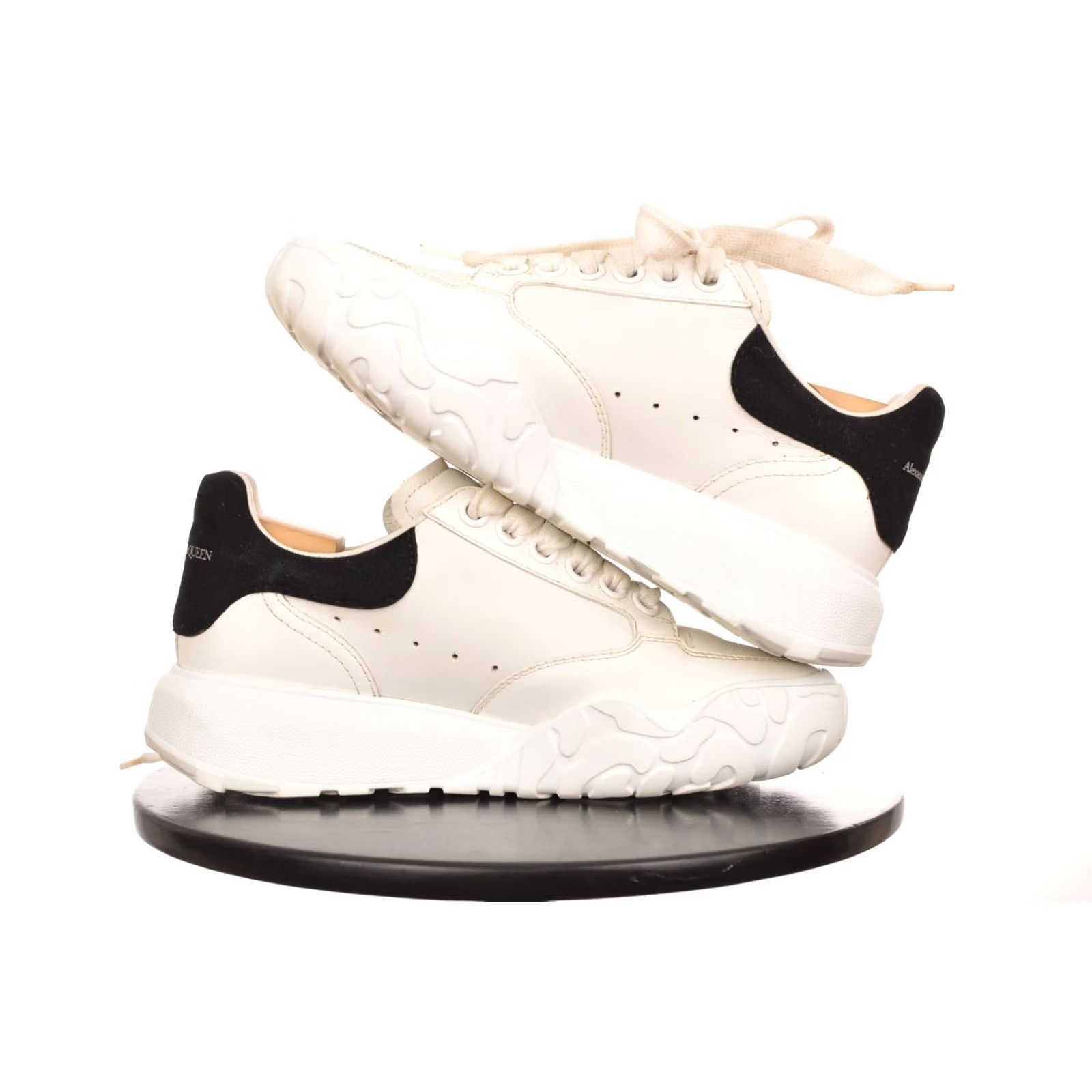 Alexander McQueen Alexander McQueen Oversized Court Leather Low-Top Sneakers 633915 Size 35 White Sneakers Women US 5 90s? Size US 5 / IT 35 - 6 Thumbnail