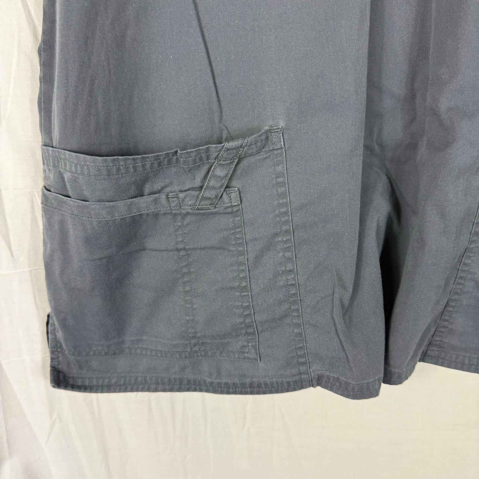 Cherokee Cherokee Scrub Top Lot of 2 XL Pockets Medical Blue Gray Size US L / EU 52-54 / 3 - 4 Thumbnail