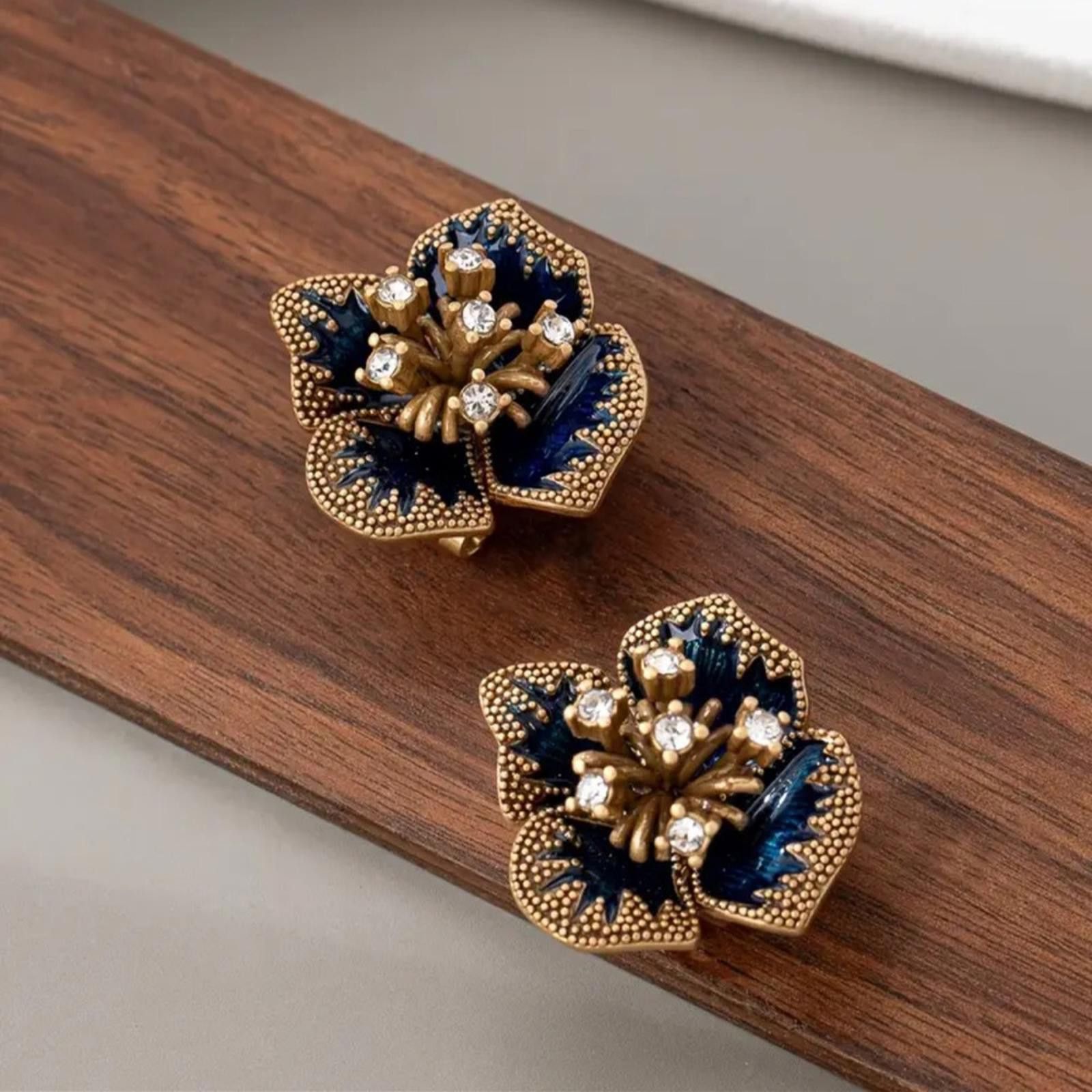 Designer Artisan Gold and Blue Floral Earrings Size ONE SIZE - 1 Thumbnail
