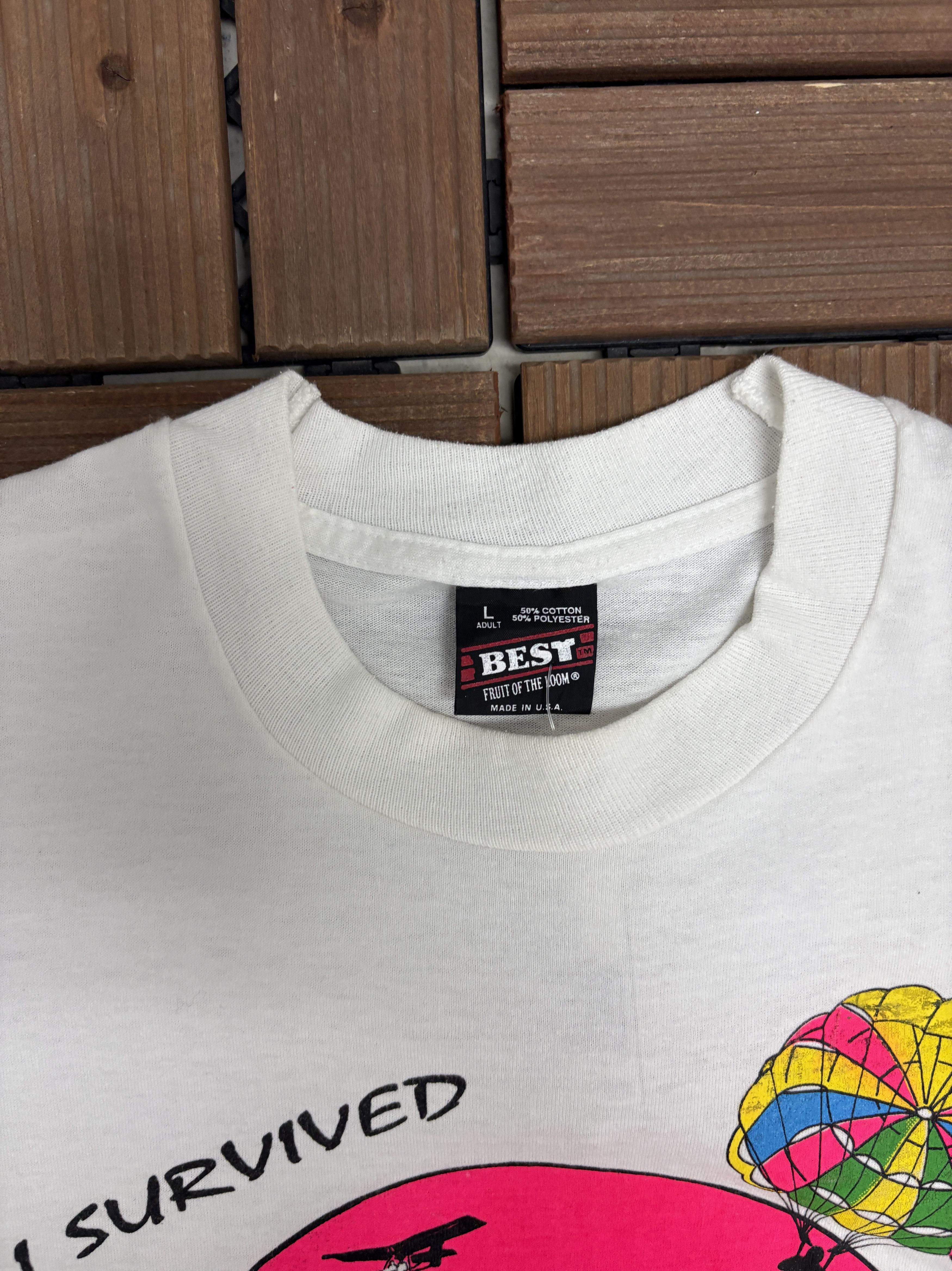 Vintage I Survived Parasailing & Jet Ski Vintage White Tee Size US L / EU 52-54 / 3 - 5 Thumbnail