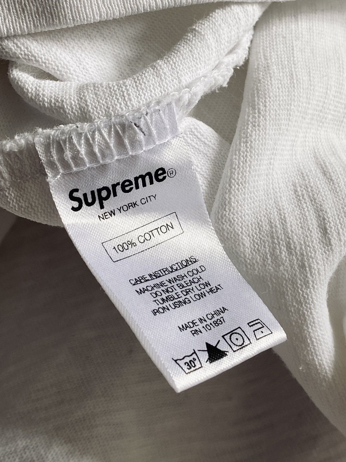 Supreme White Classic Hoodie Supreme New York Size US L / EU 52-54 / 3 - 4 Thumbnail