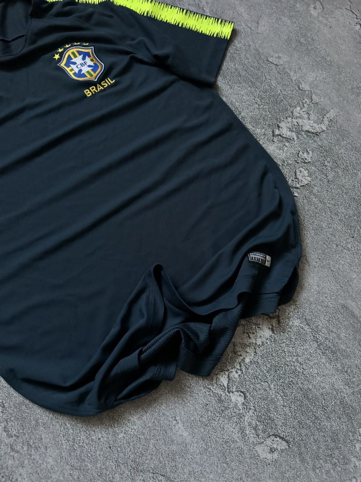 Nike Nike Brasil 🇧🇷 M tee T-shirt polo jersey 00s 90s Size US M / EU 48-50 / 2 - 4 Thumbnail