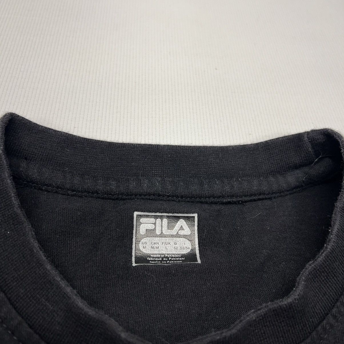 Fila Fila Logo Tee Shirt Black Graphic Print Vertical Athletic Size US M / EU 48-50 / 2 - 3 Thumbnail