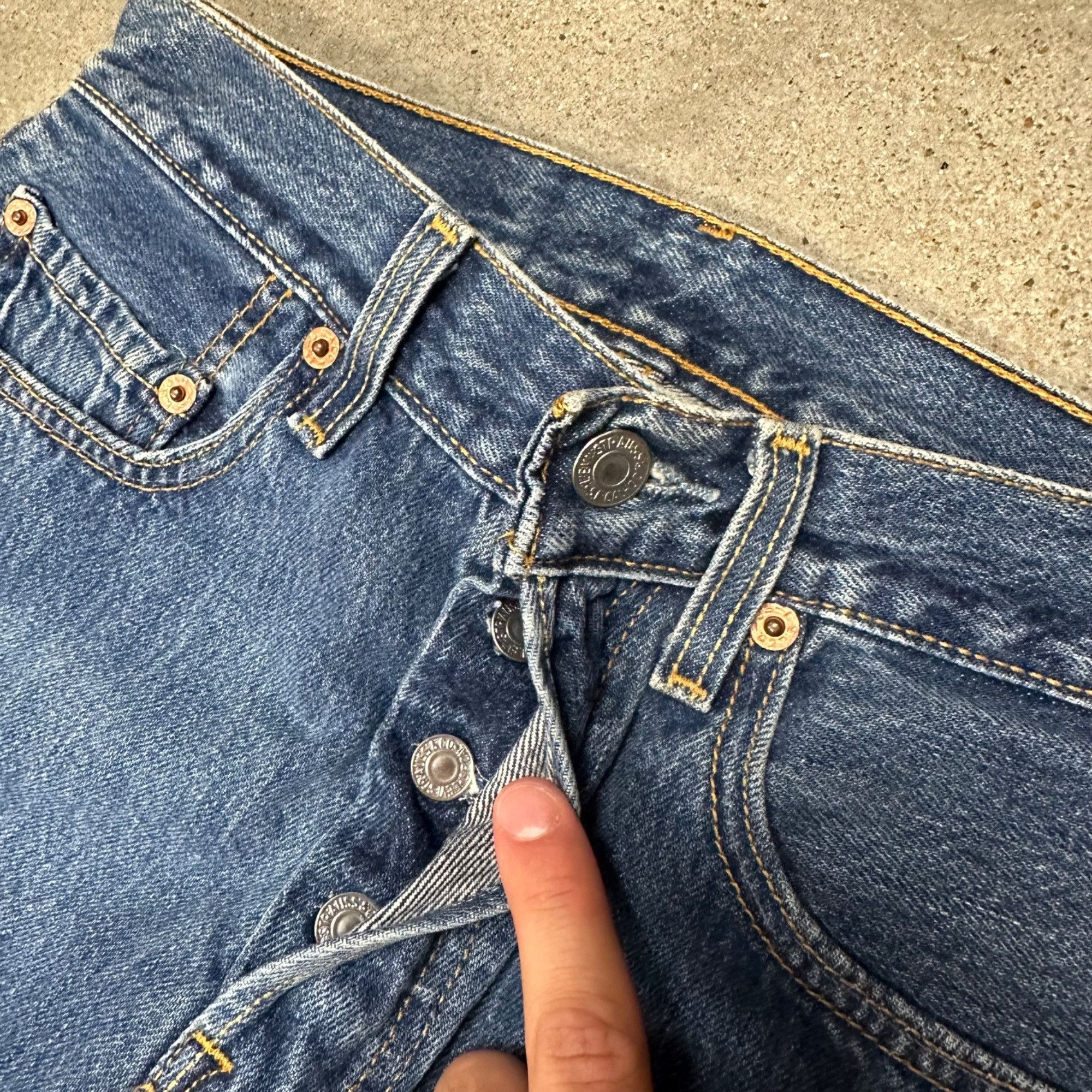 Levi's × Vintage Vintage 90s Levi’s 501 USA Women’s Jeans Size 27" / US 4 / IT 40 - 4 Thumbnail