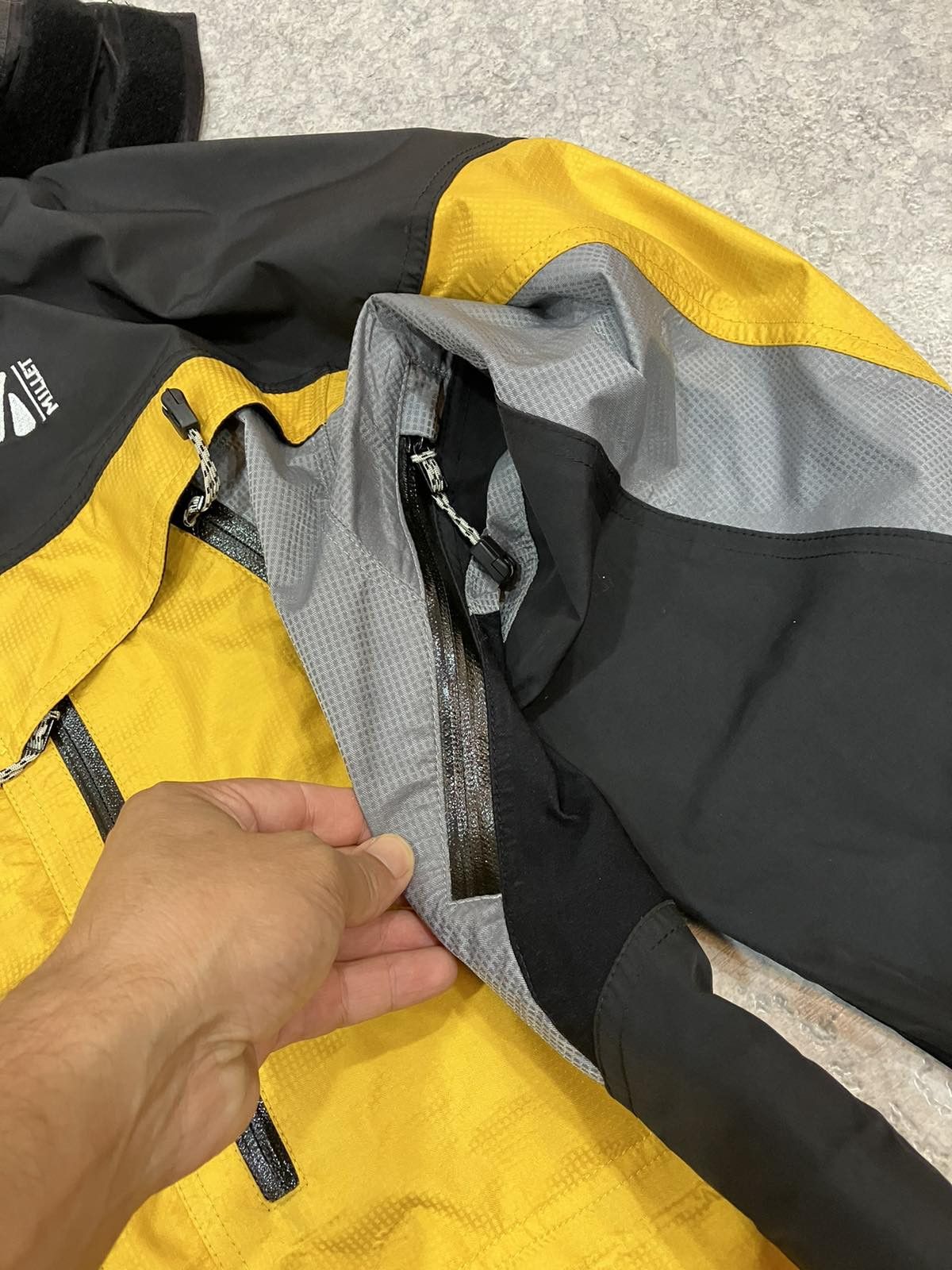 Goretex Mellit Gore tex XCR Size US S / EU 44-46 / 1 - 4 Thumbnail